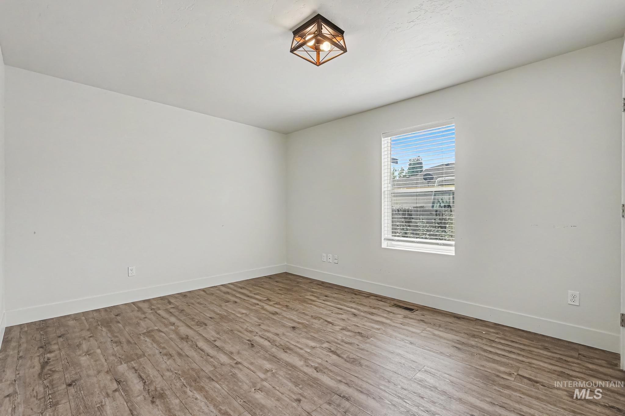 675 Gateway Property Photo 26