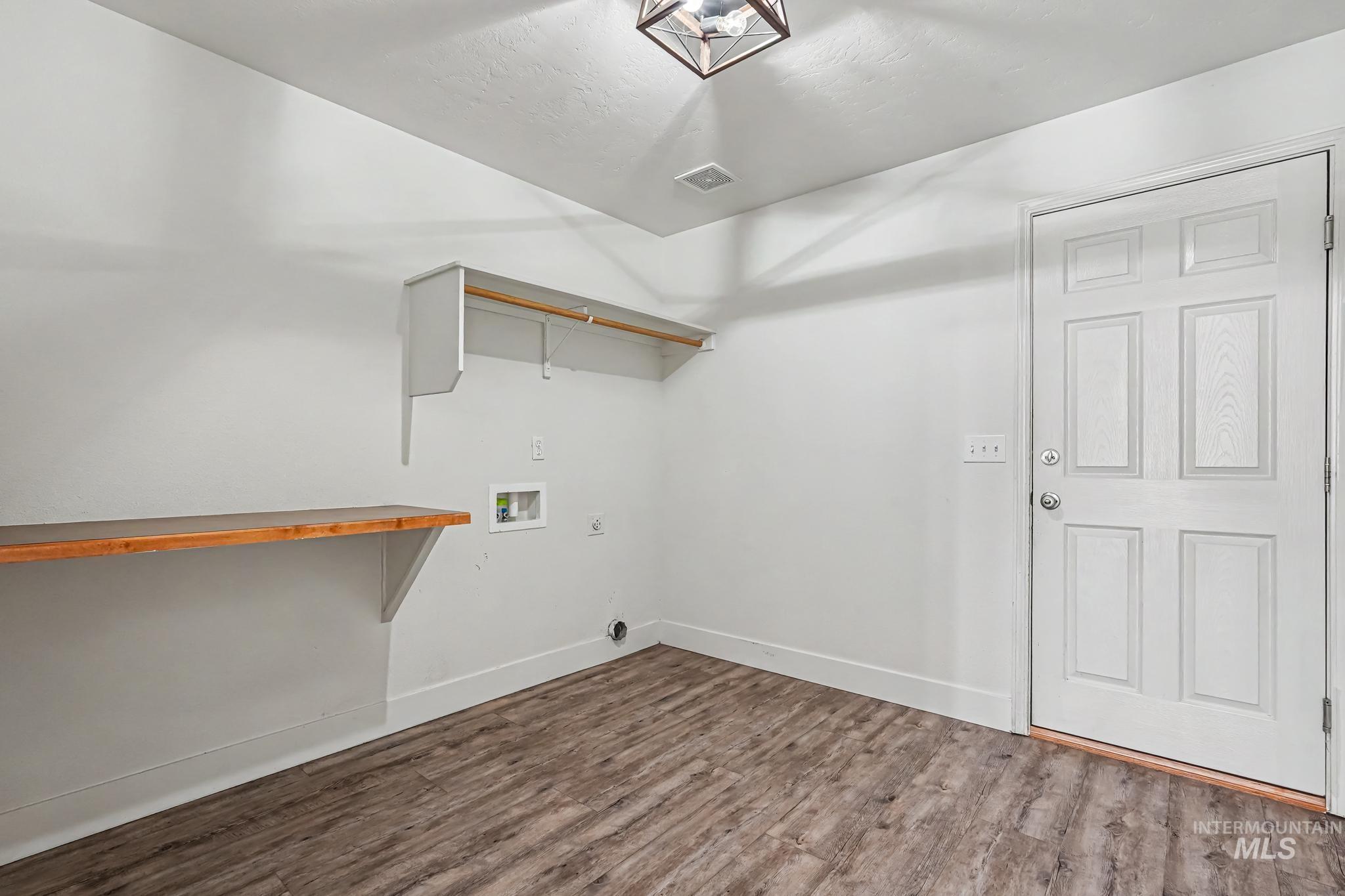 675 Gateway Property Photo 28