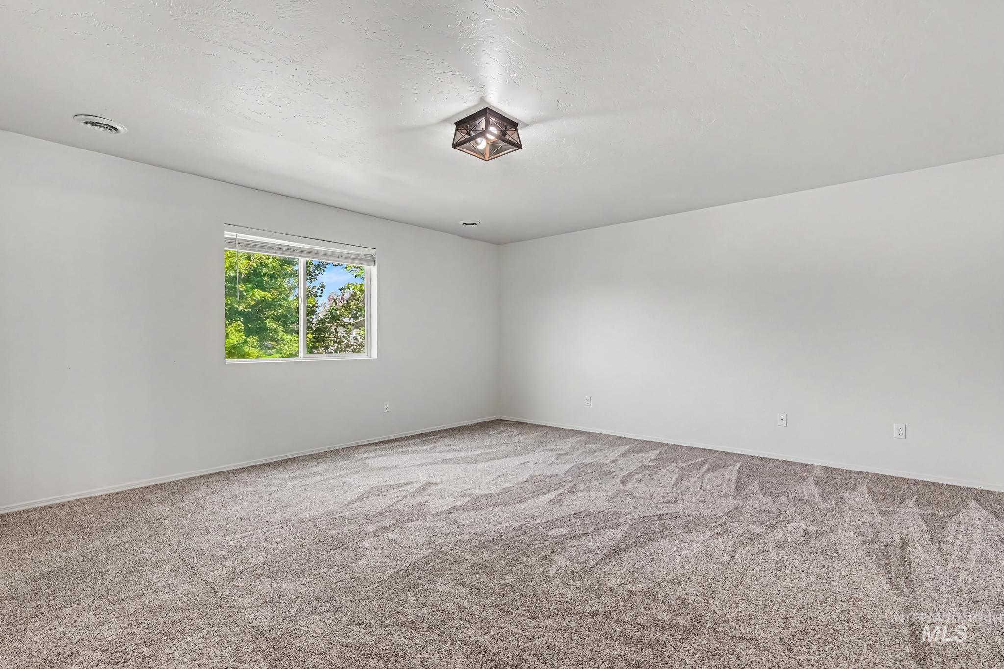 675 Gateway Property Photo 31