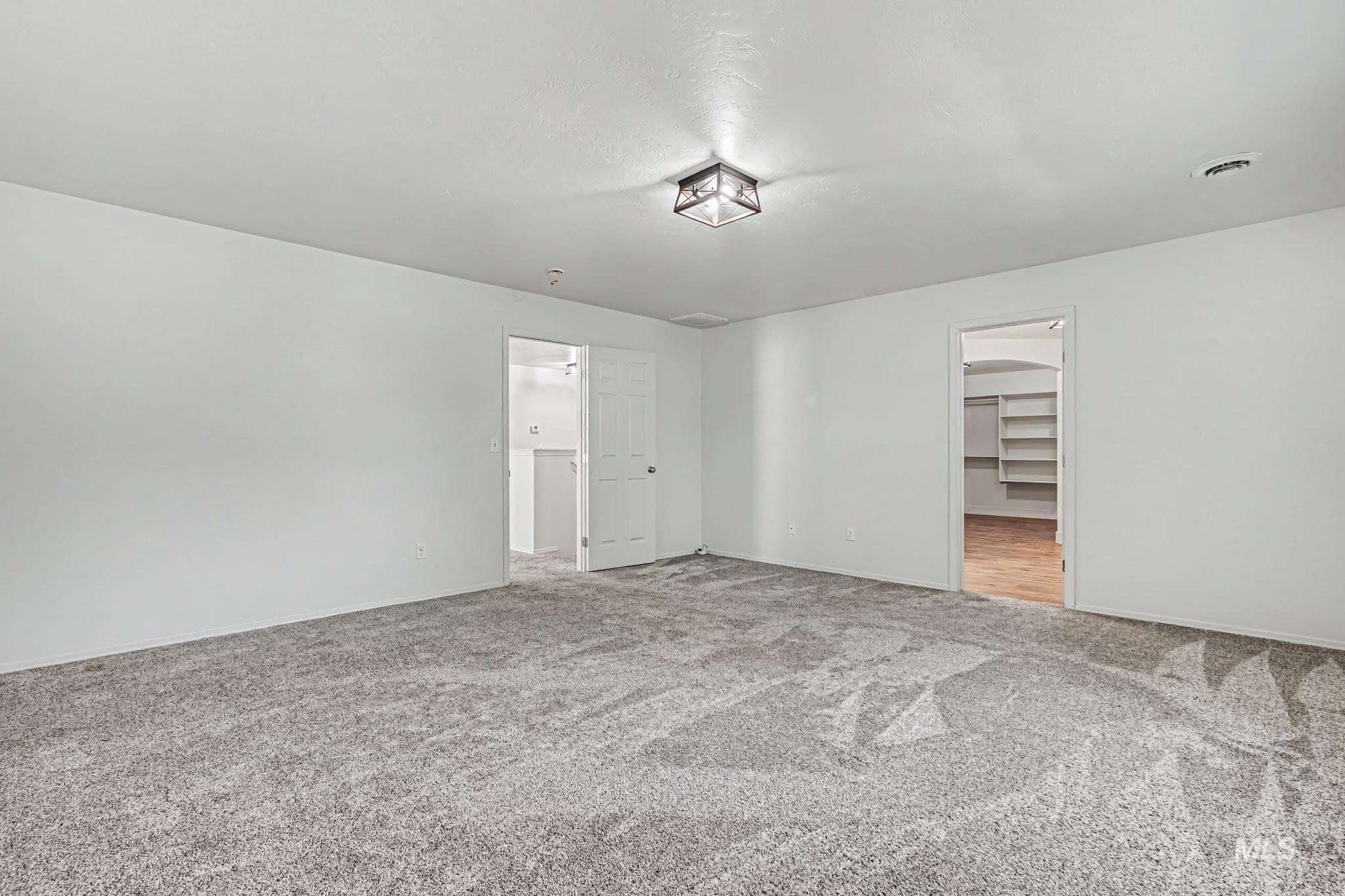 675 Gateway Property Photo 32