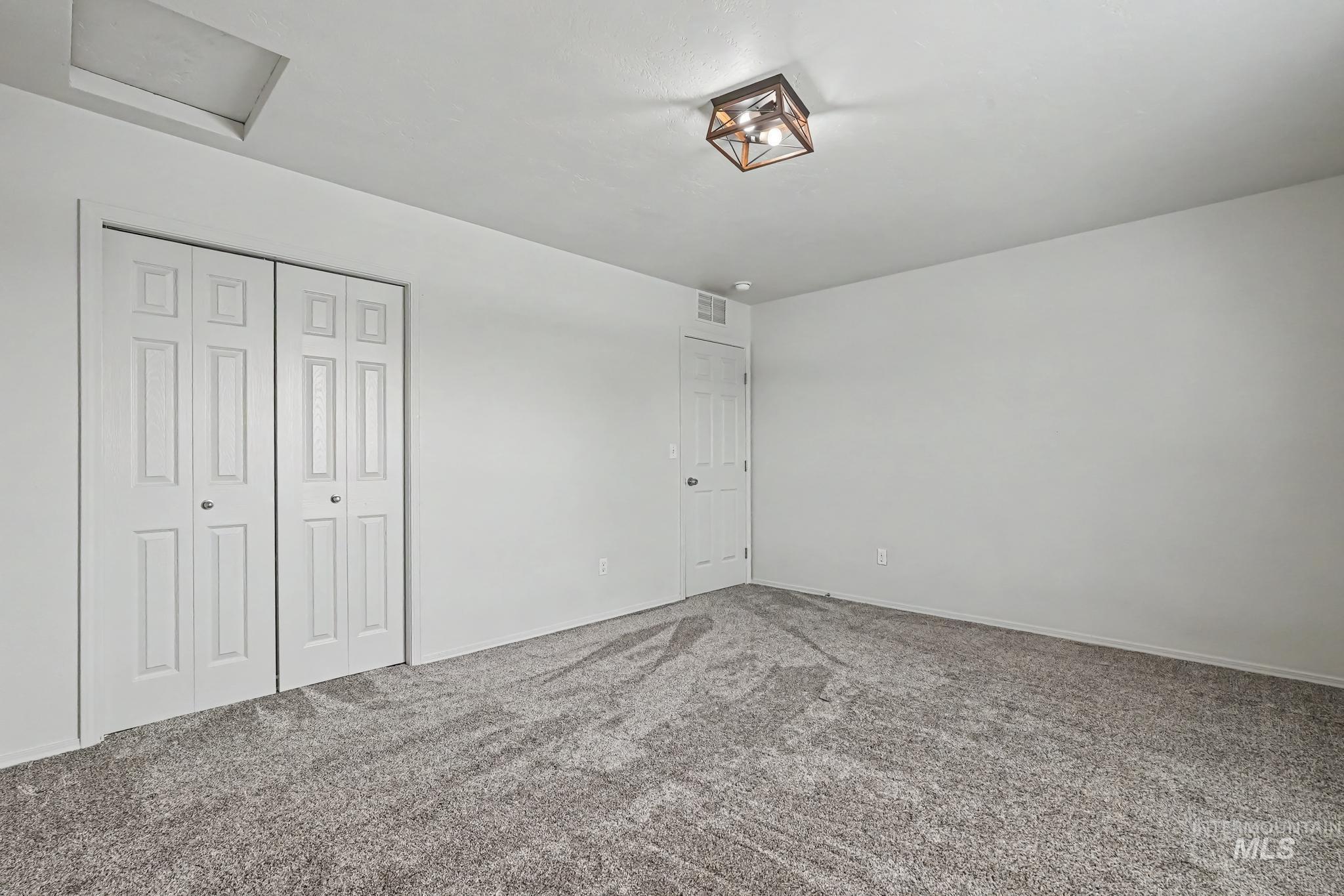 675 Gateway Property Photo 40