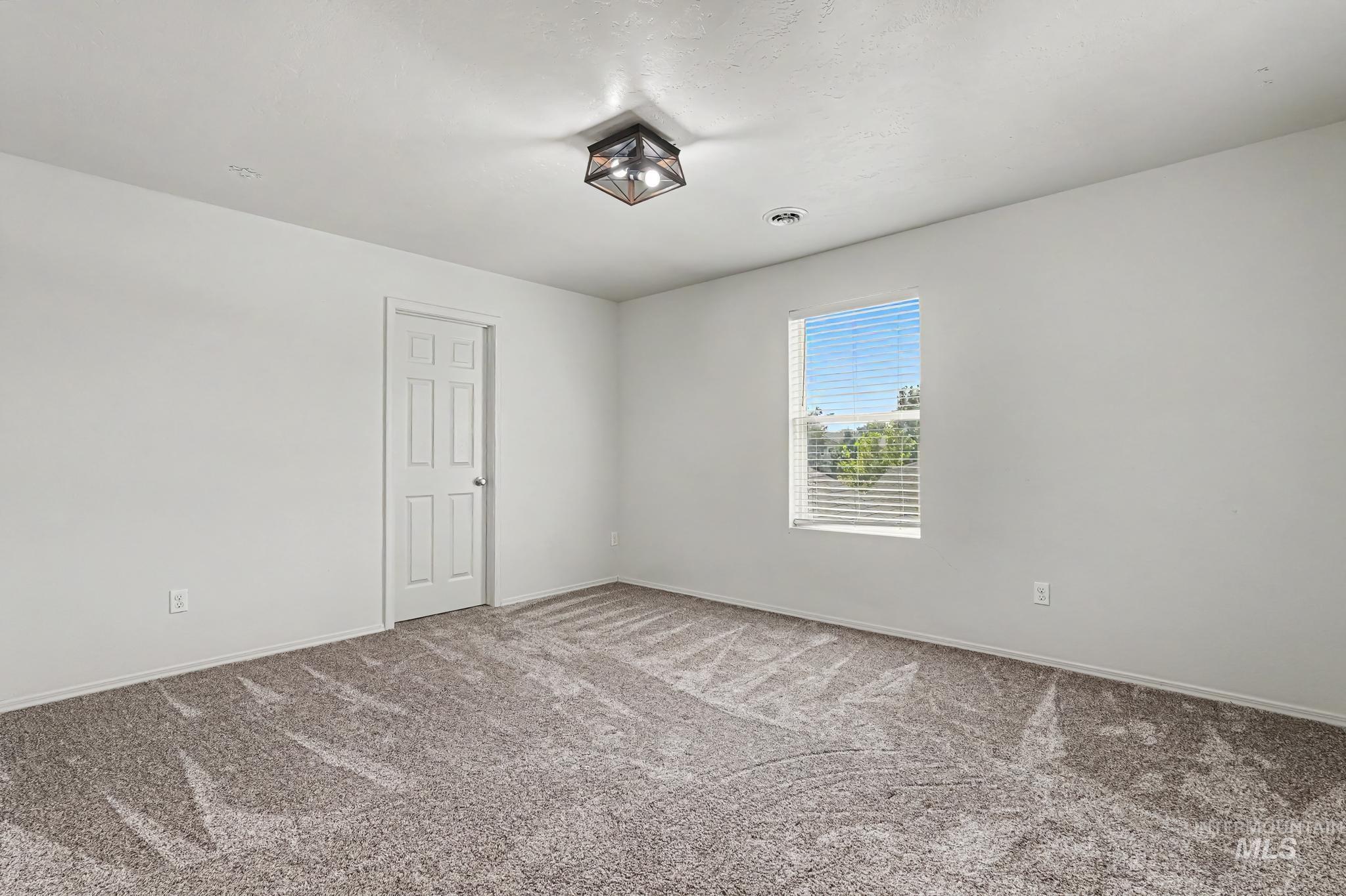 675 Gateway Property Photo 41