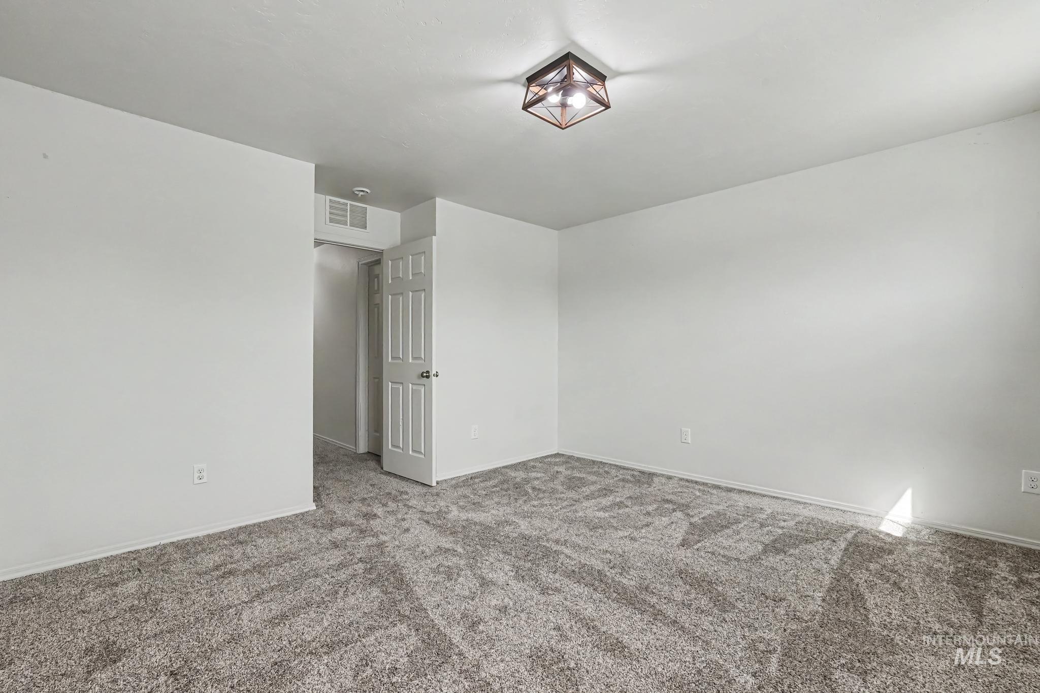 675 Gateway Property Photo 45