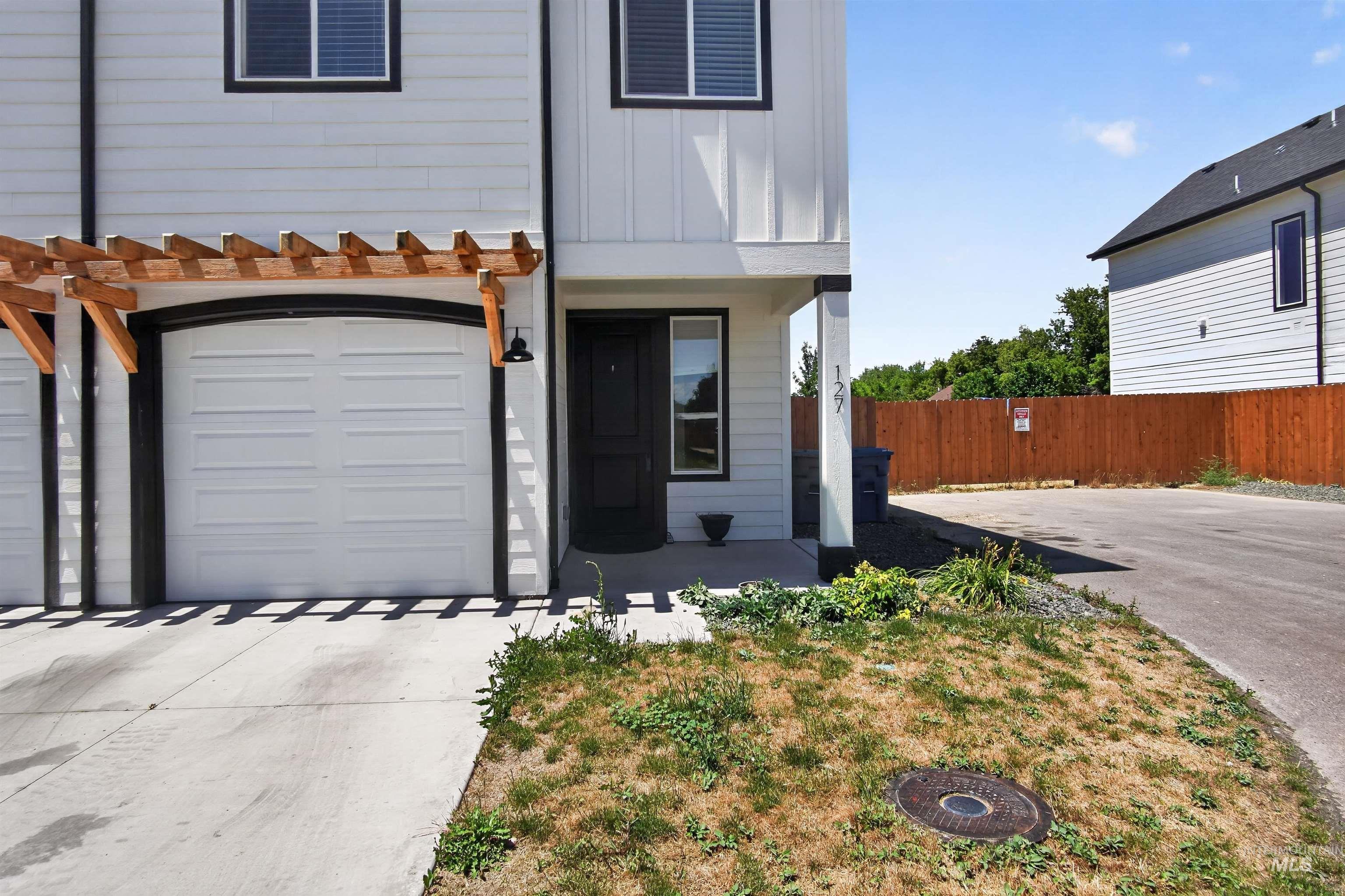 127 N Trifecta Lane Property Photo 1