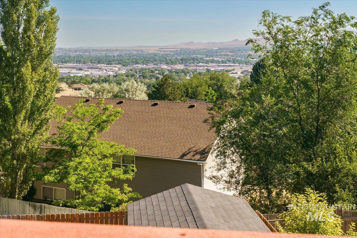 1036 Camas Ln Property Photo 2