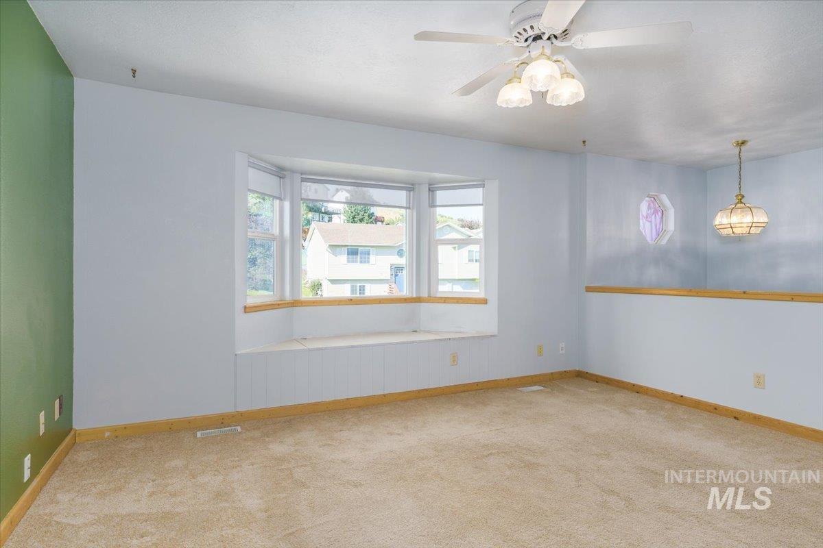 1036 Camas Ln Property Photo 15