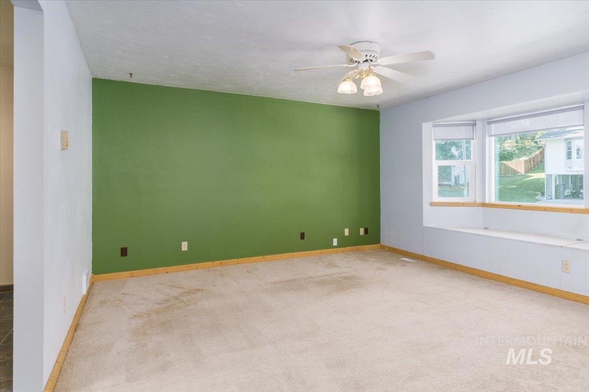 1036 Camas Ln Property Photo 16