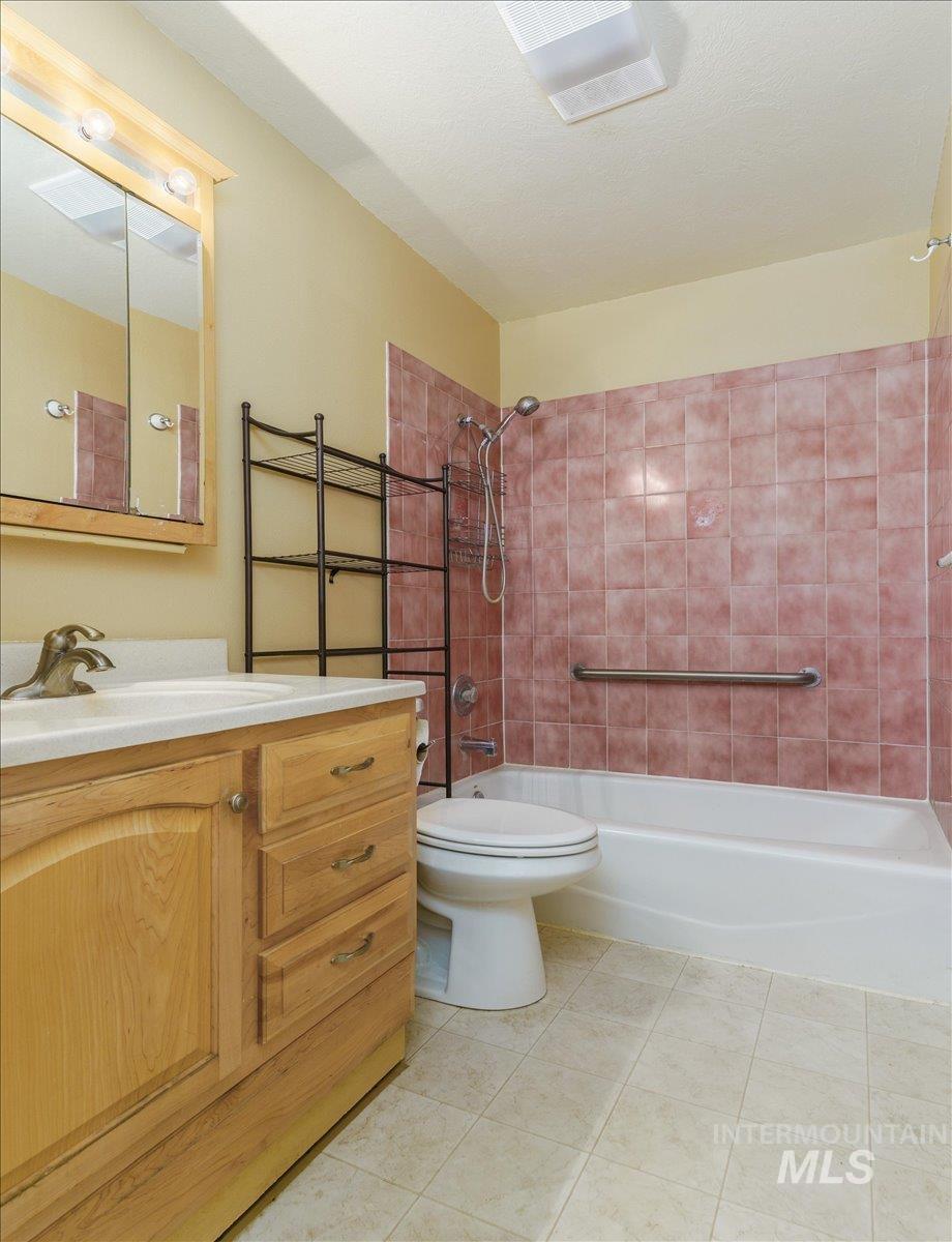1036 Camas Ln Property Photo 22