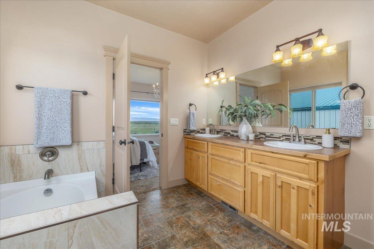 11850 Nw Touch N Go Ave Property Photo 24
