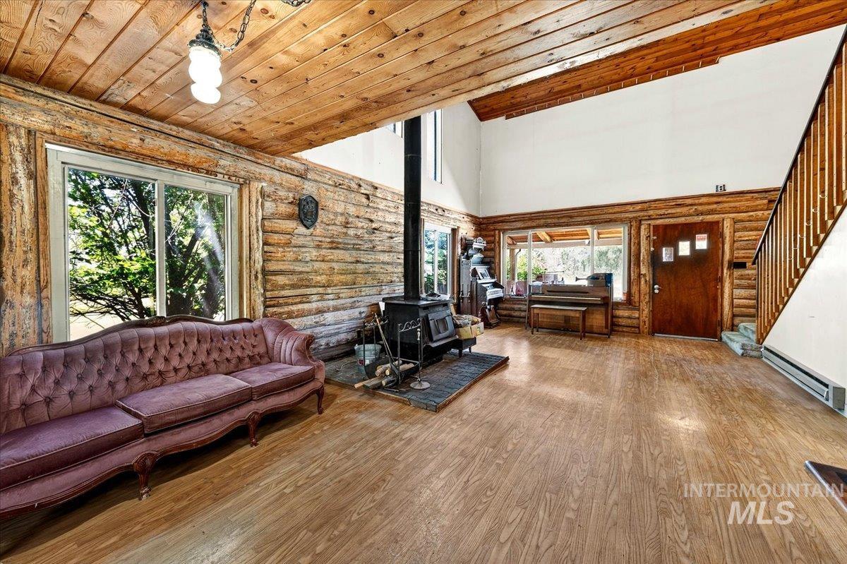 14211 Lake Shore Dr. Property Photo 7
