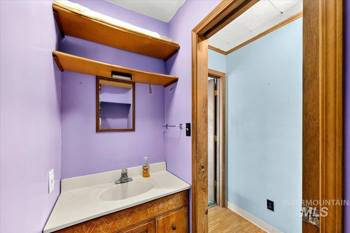 14211 Lake Shore Dr. Property Photo 12