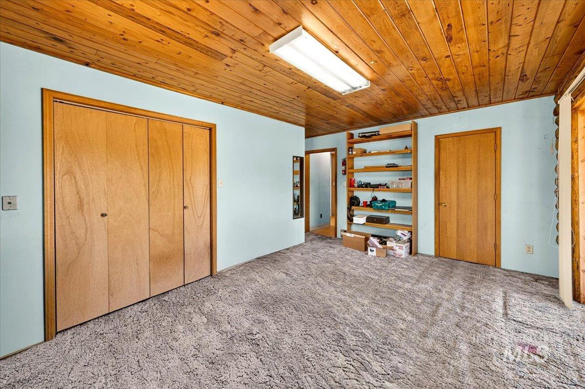 14211 Lake Shore Dr. Property Photo 14
