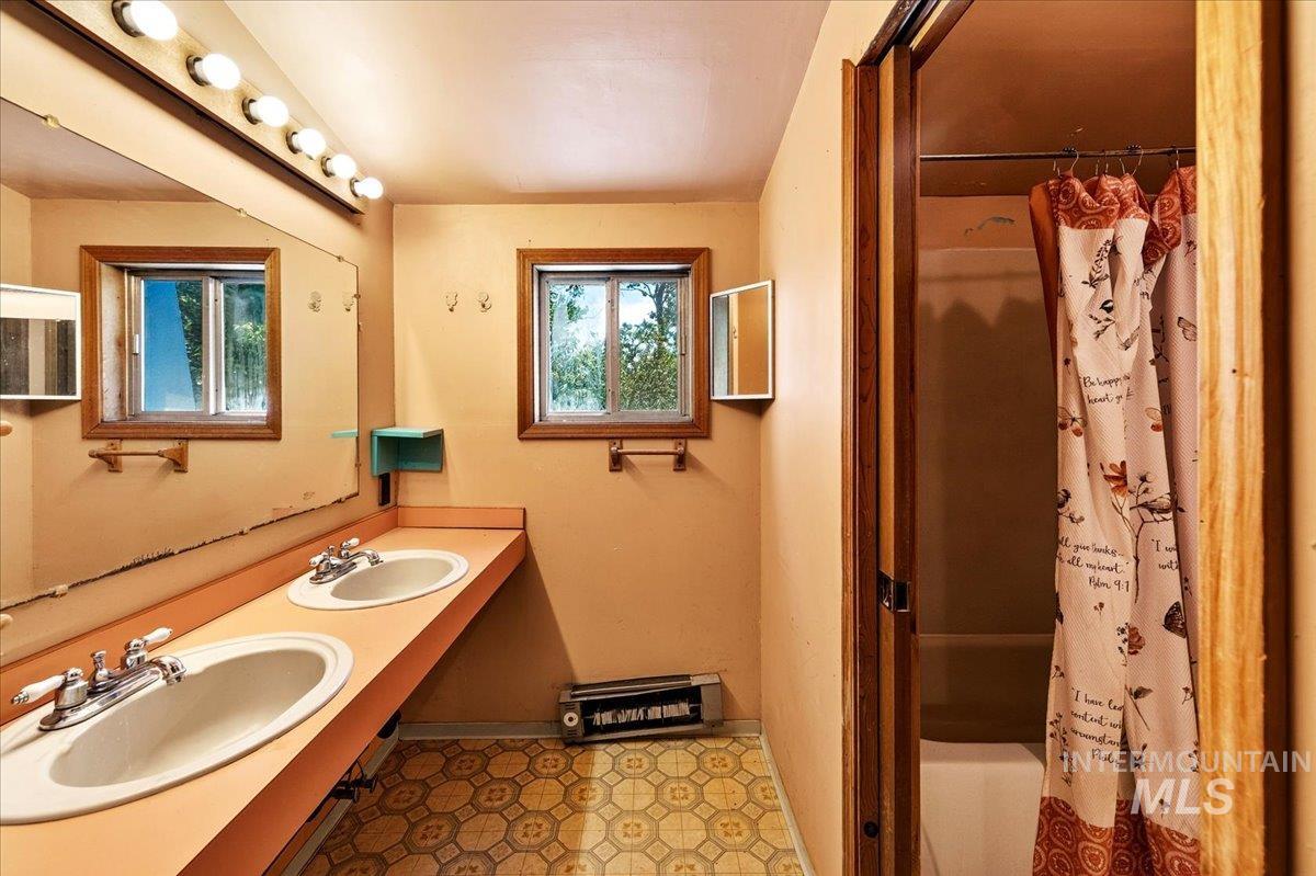 14211 Lake Shore Dr. Property Photo 20