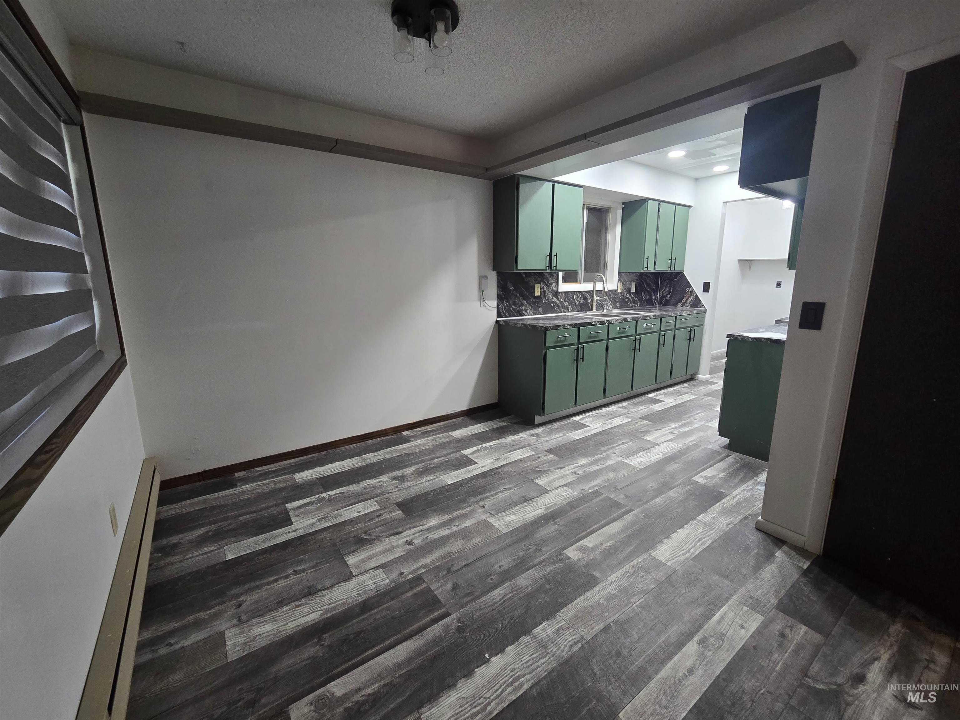 321 W Avenue E Property Photo 5