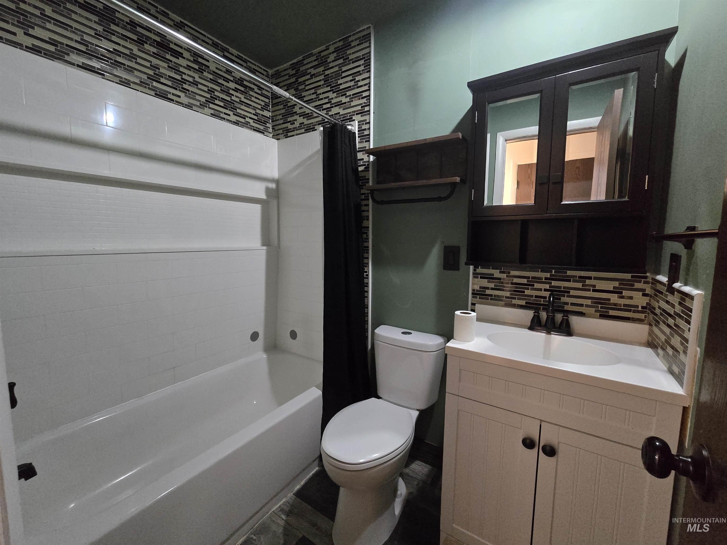 321 W Avenue E Property Photo 9