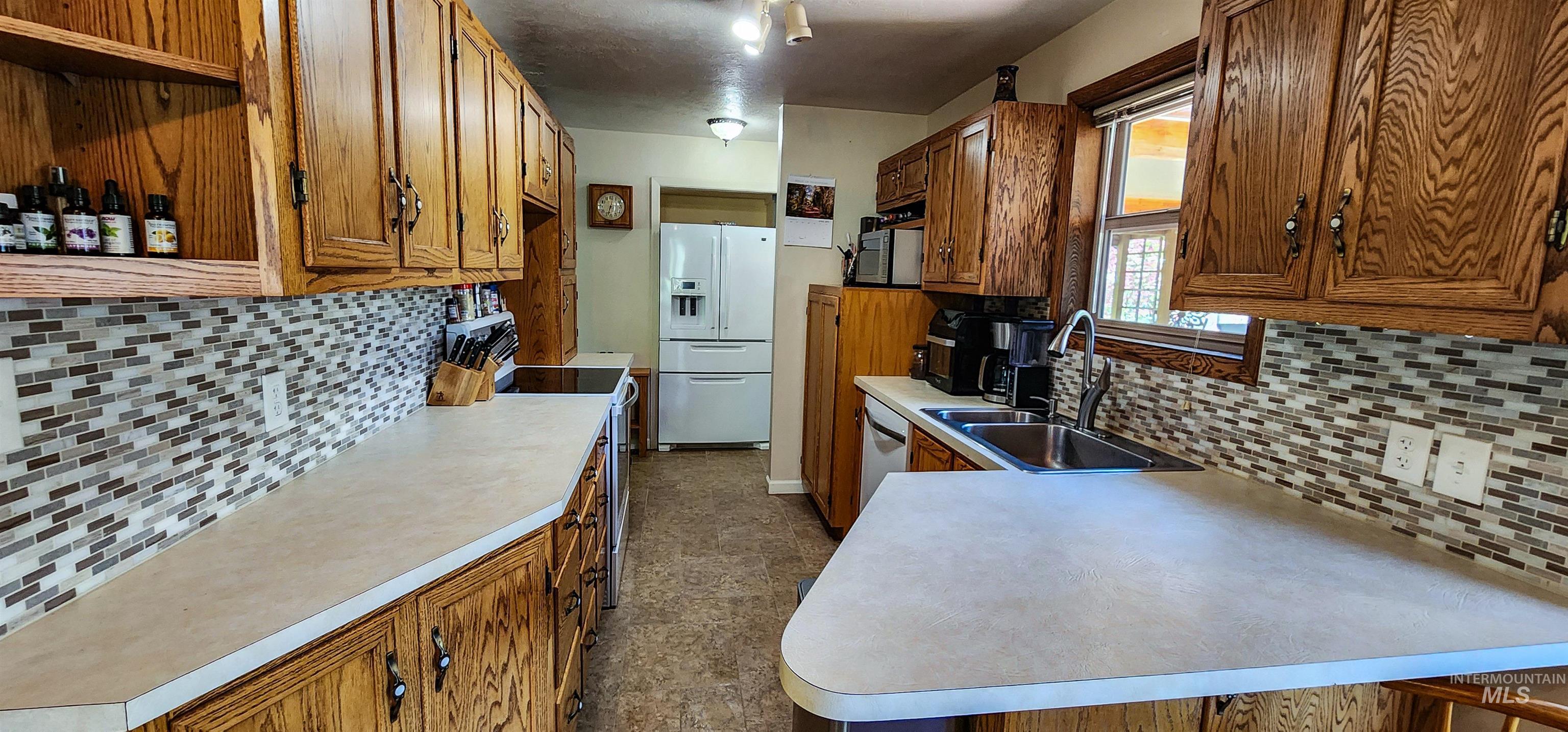 106 Newsome Property Photo 14