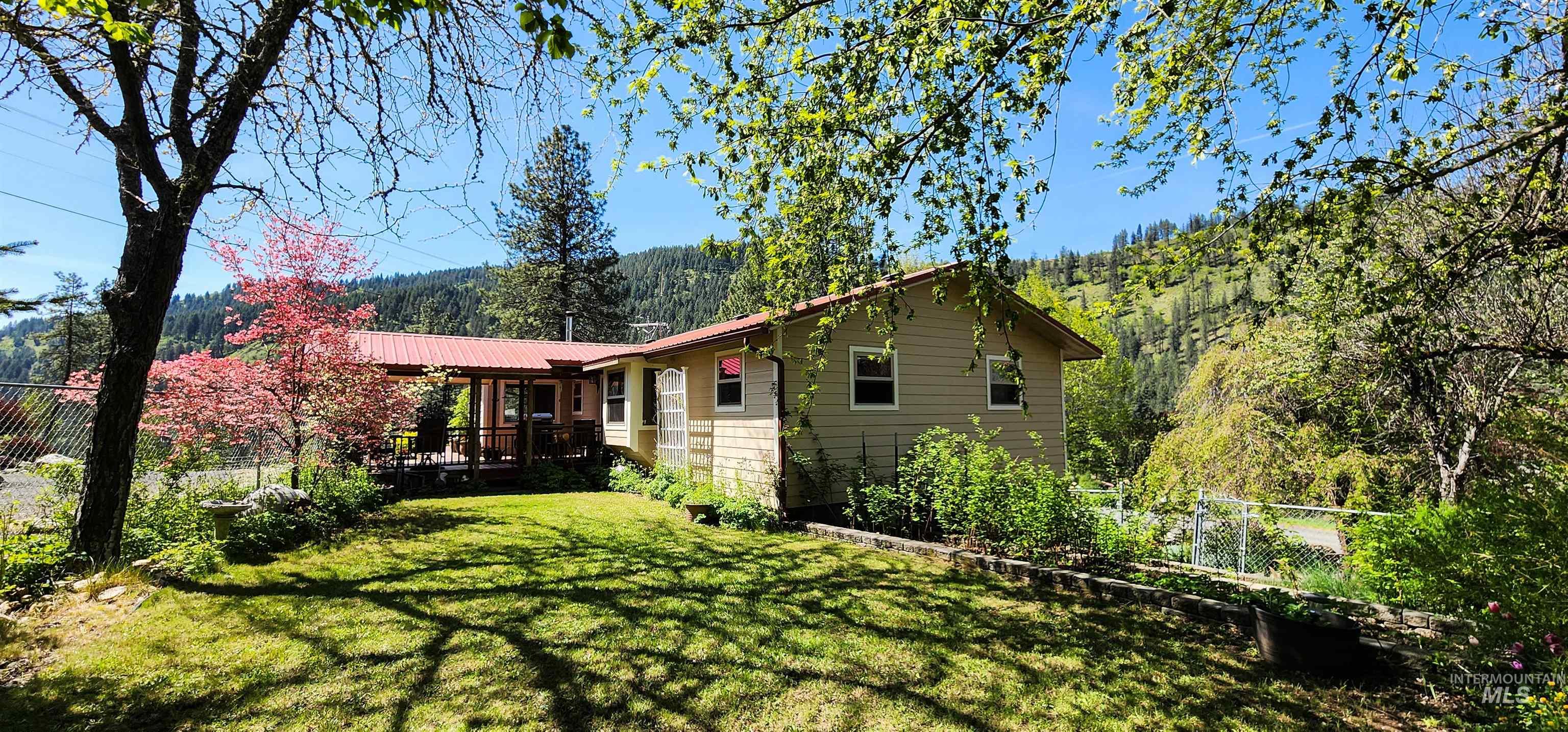 106 Newsome Property Photo 28