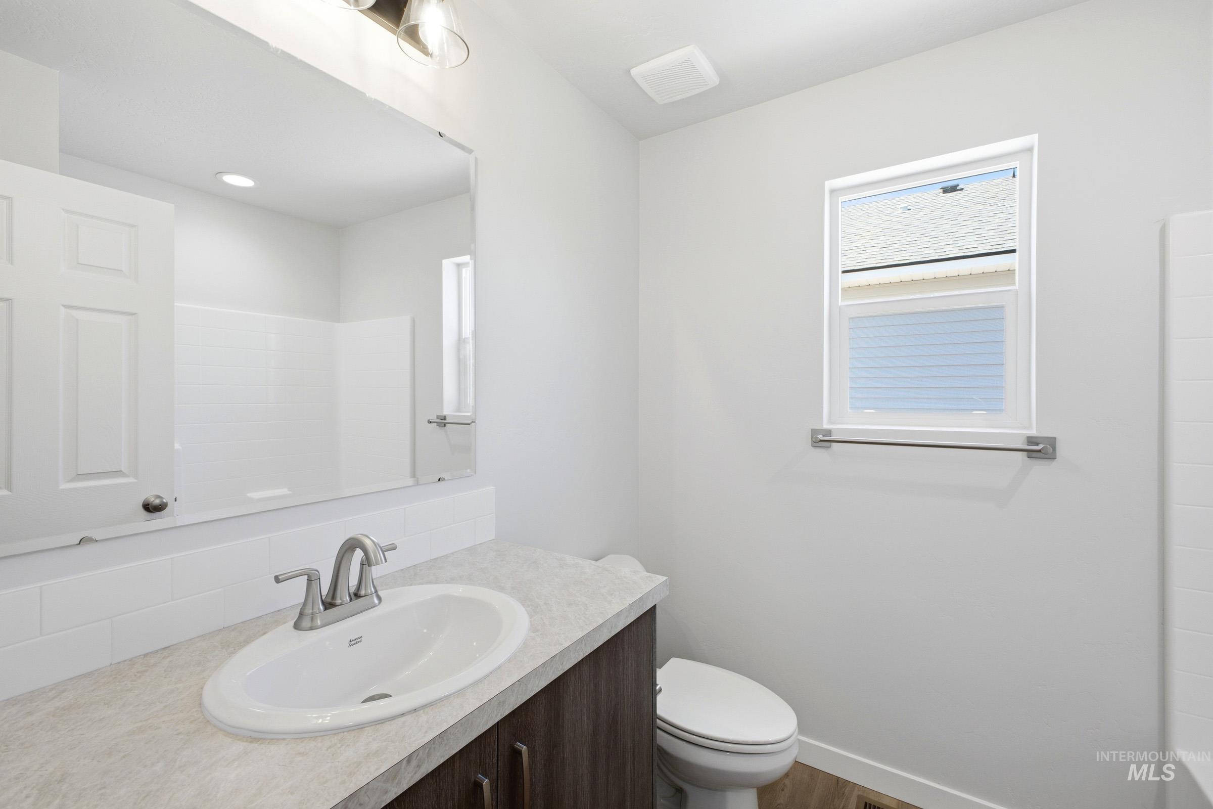 920 Thunderbolt St Property Photo 14
