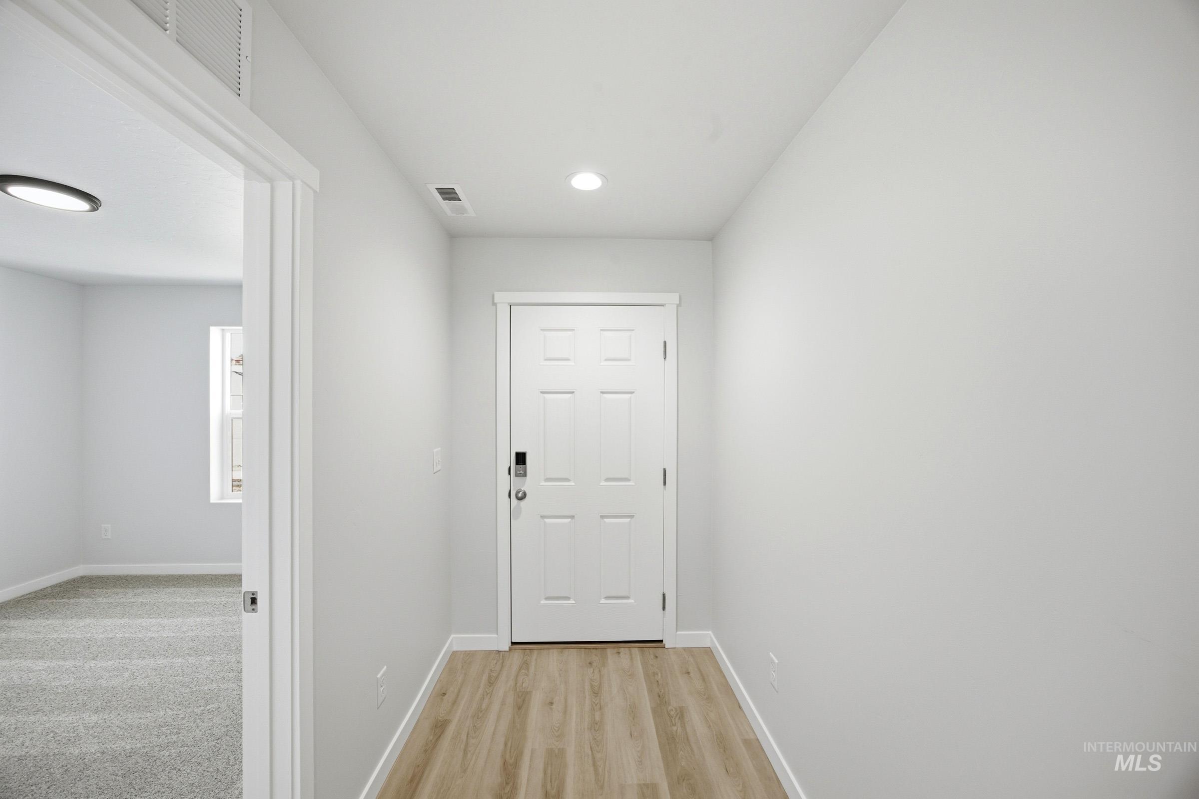 1419 Sunday River St Property Photo 2