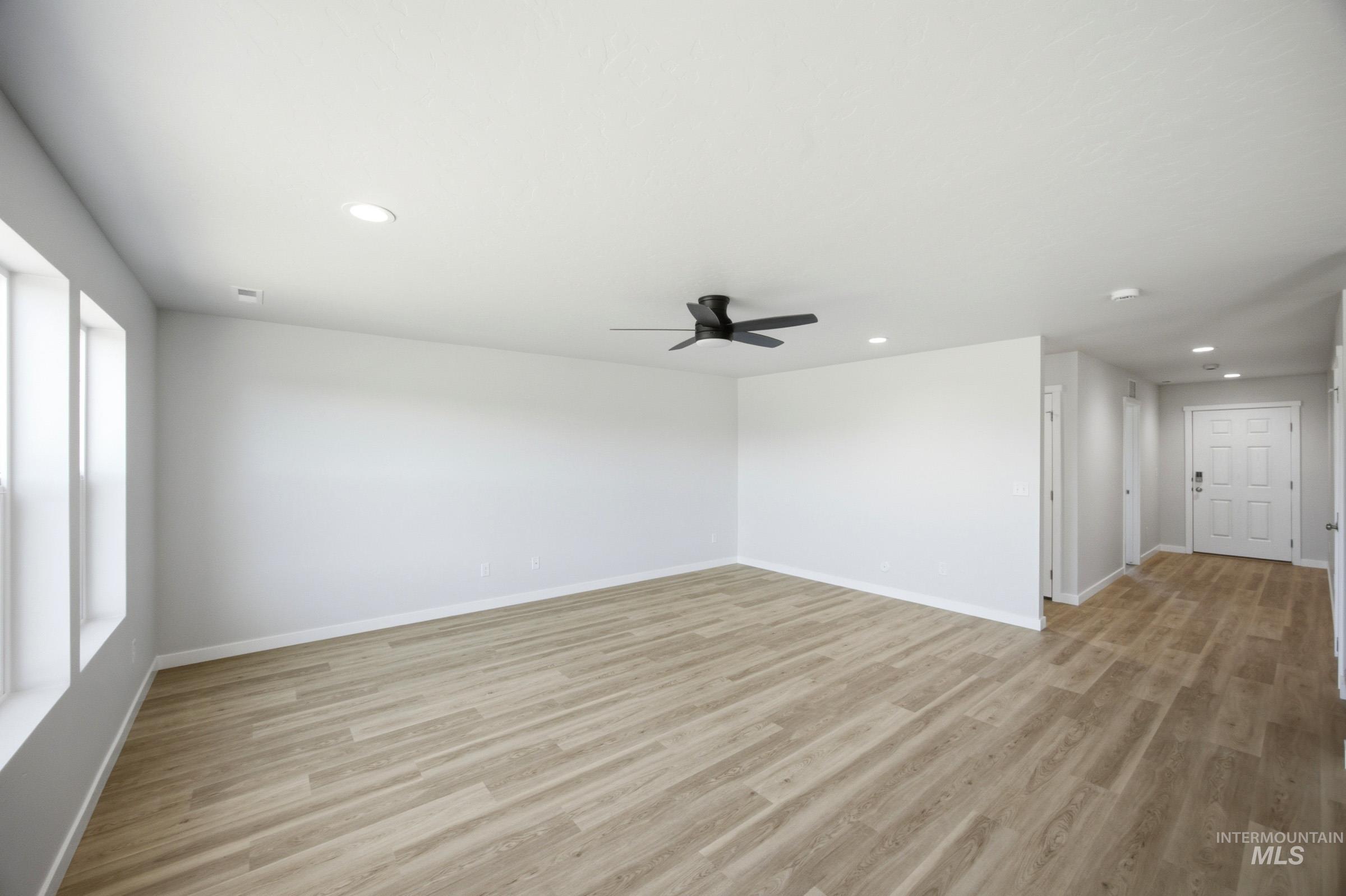 1419 Sunday River St Property Photo 9