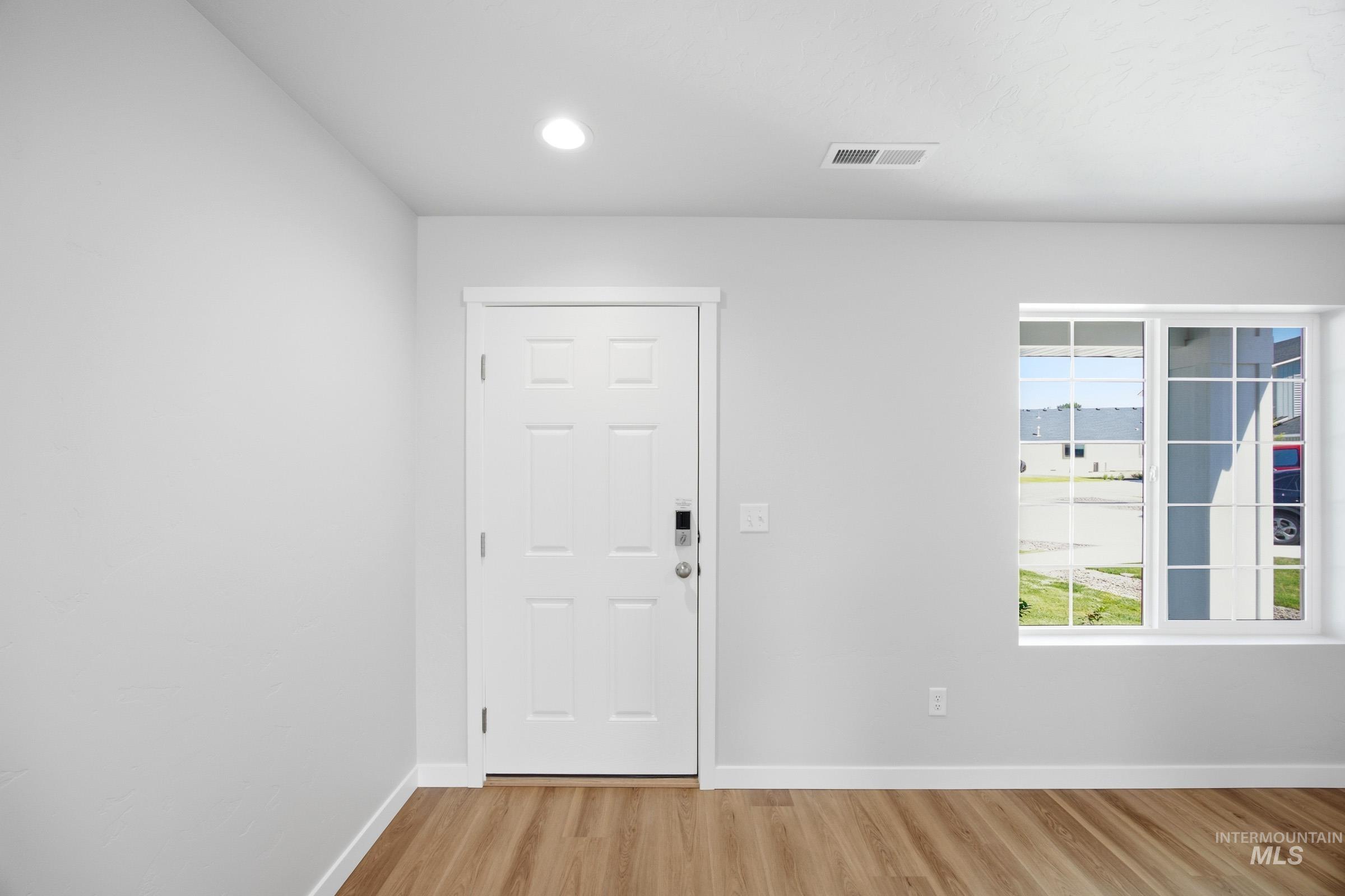 1651 Woods Bog Ave Property Photo 2