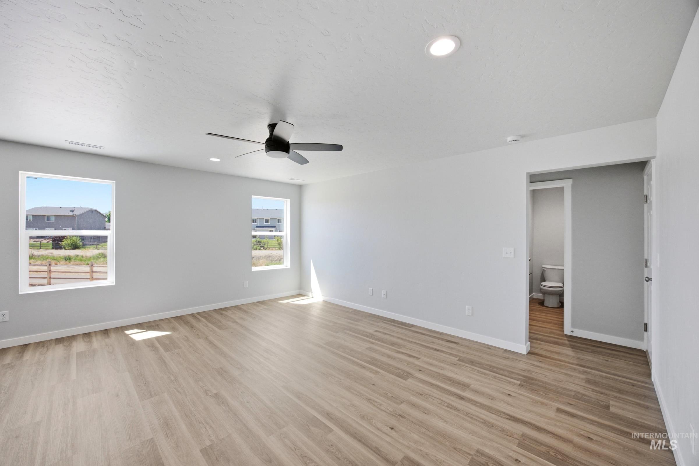 1651 Woods Bog Ave Property Photo 7