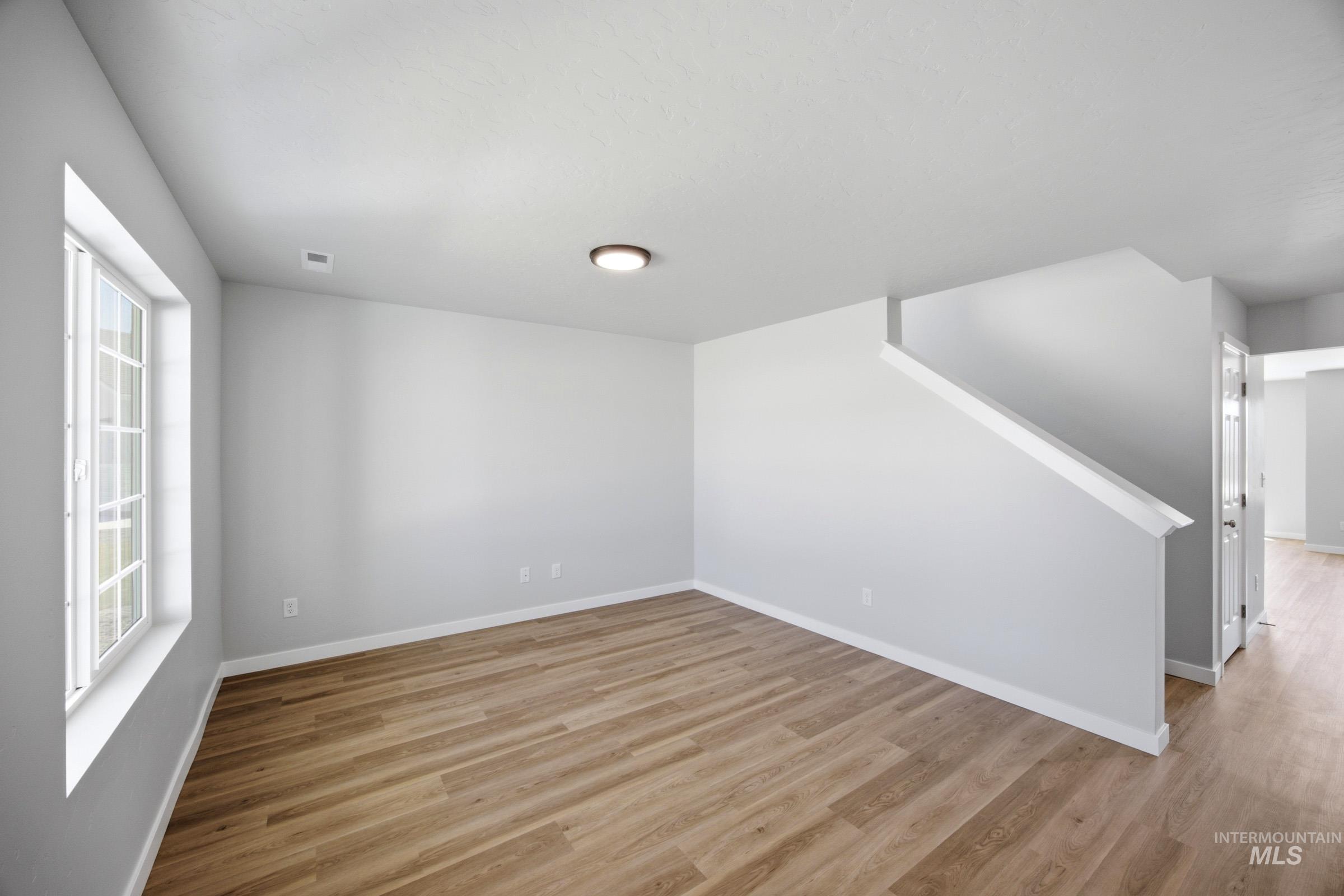 1651 Woods Bog Ave Property Photo 10