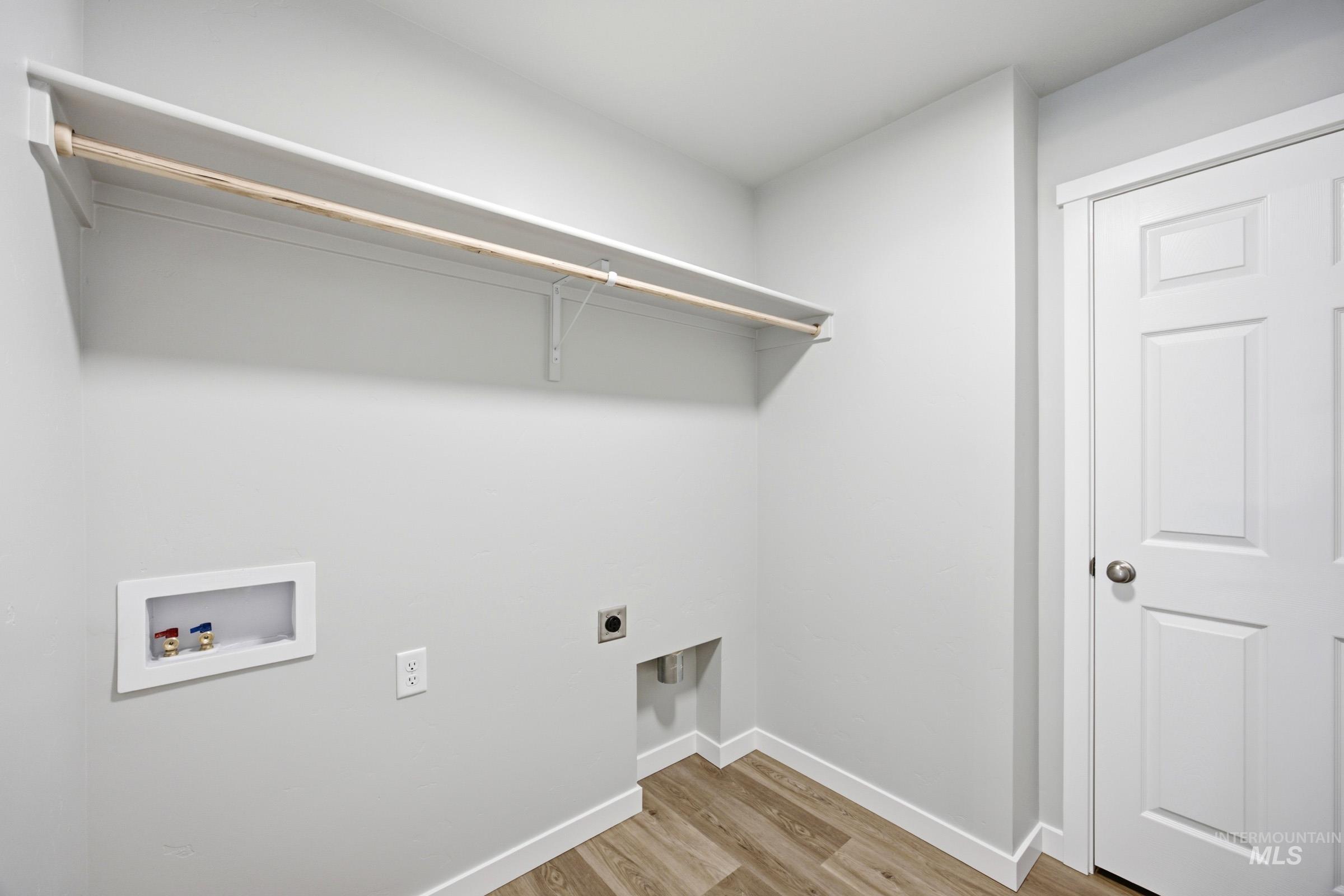 1651 Woods Bog Ave Property Photo 21