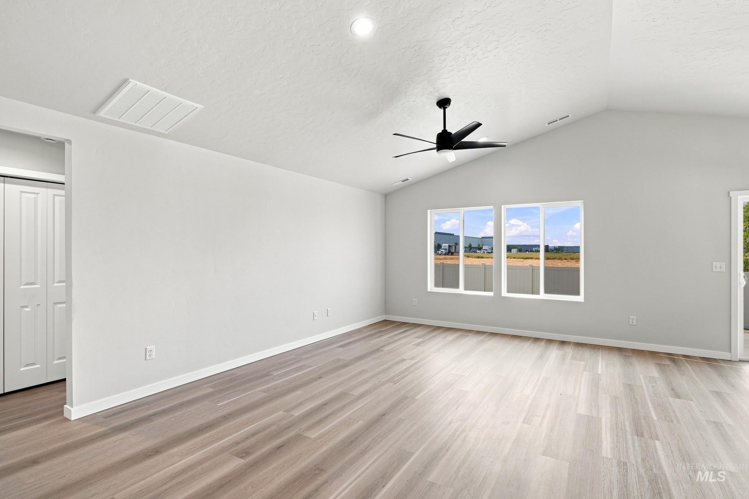 4214 Austin St Property Photo 7