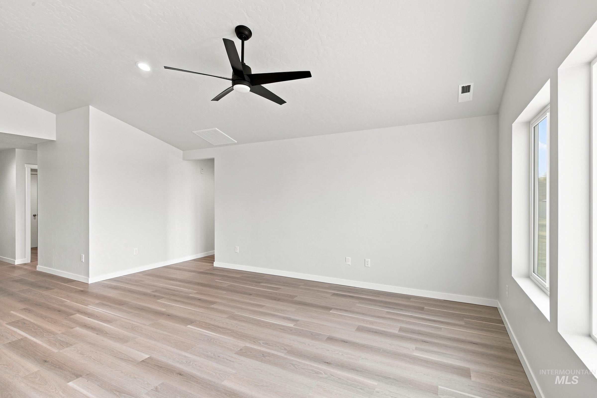 4214 Austin St Property Photo 8