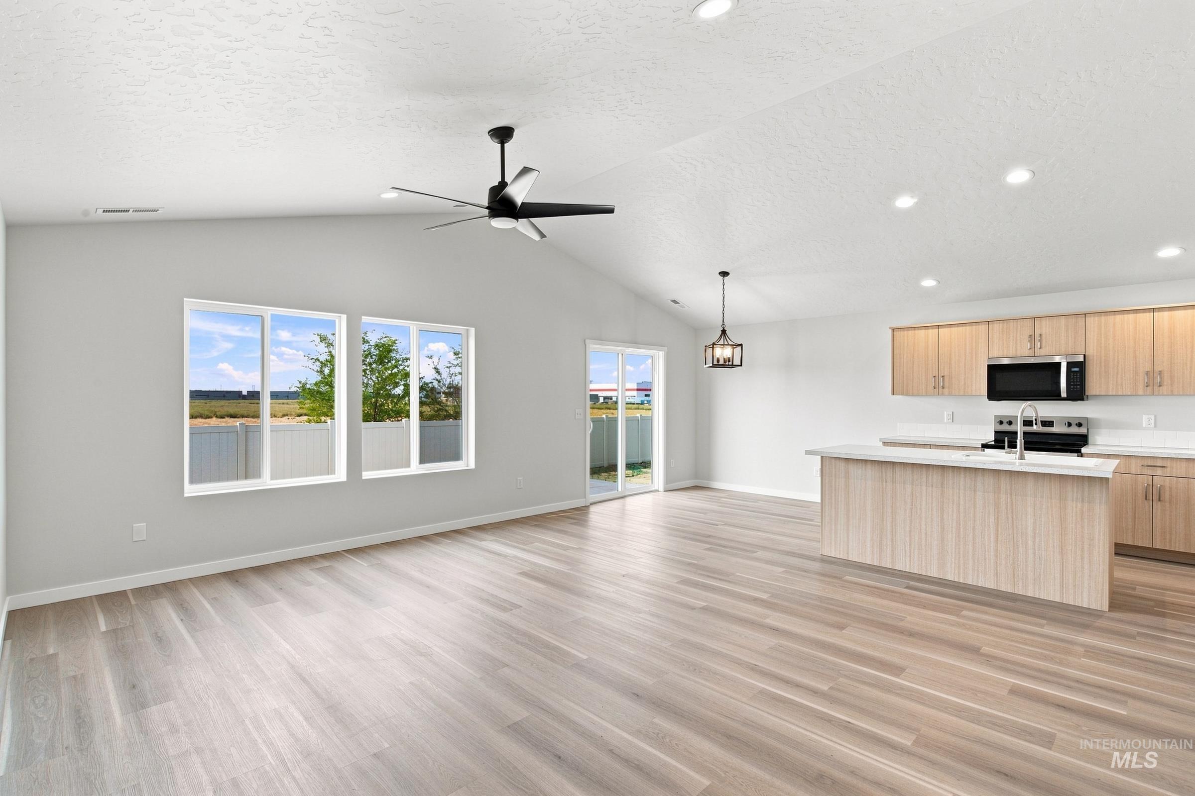 4214 Austin St Property Photo 9
