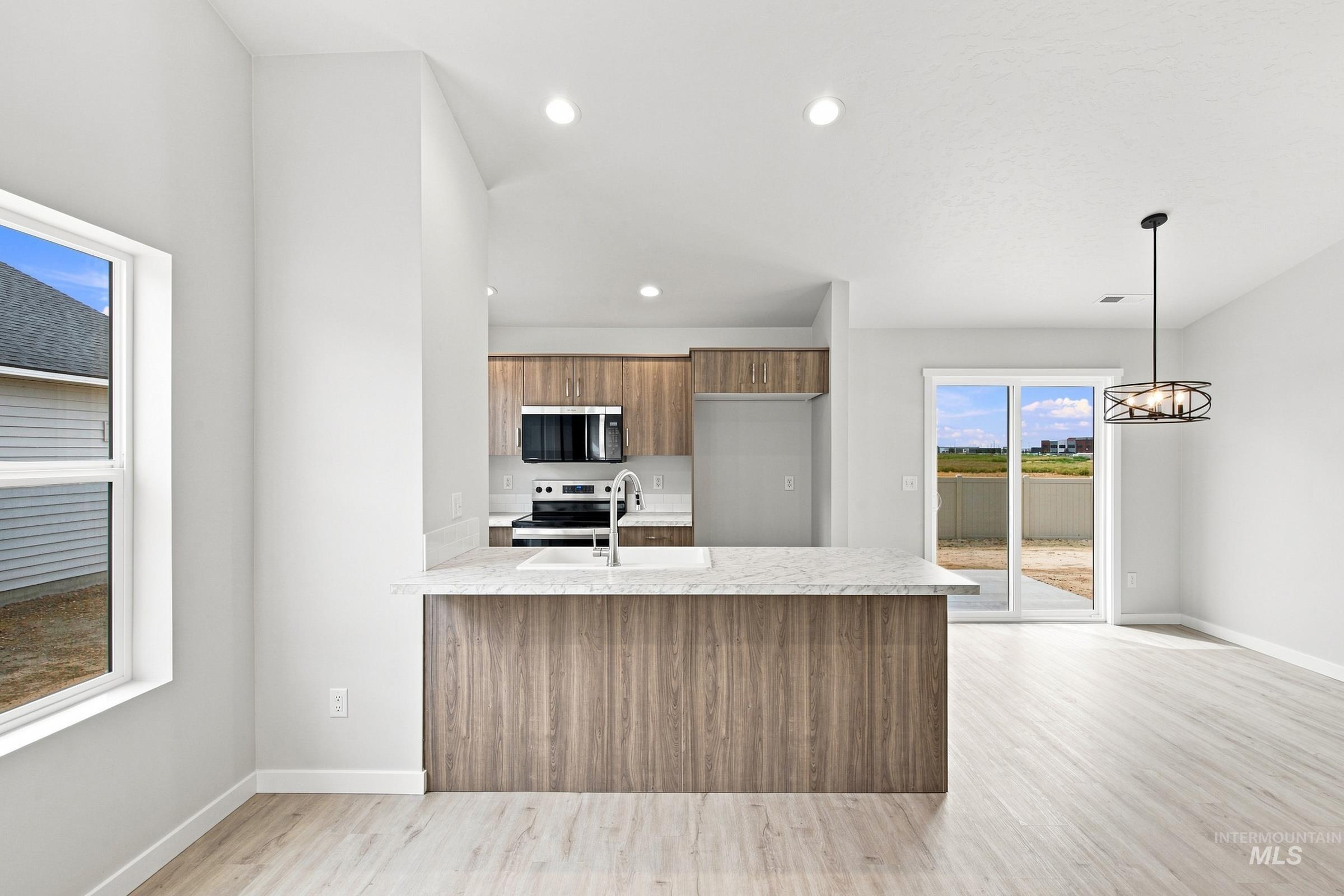 4218 Austin St Property Photo 3