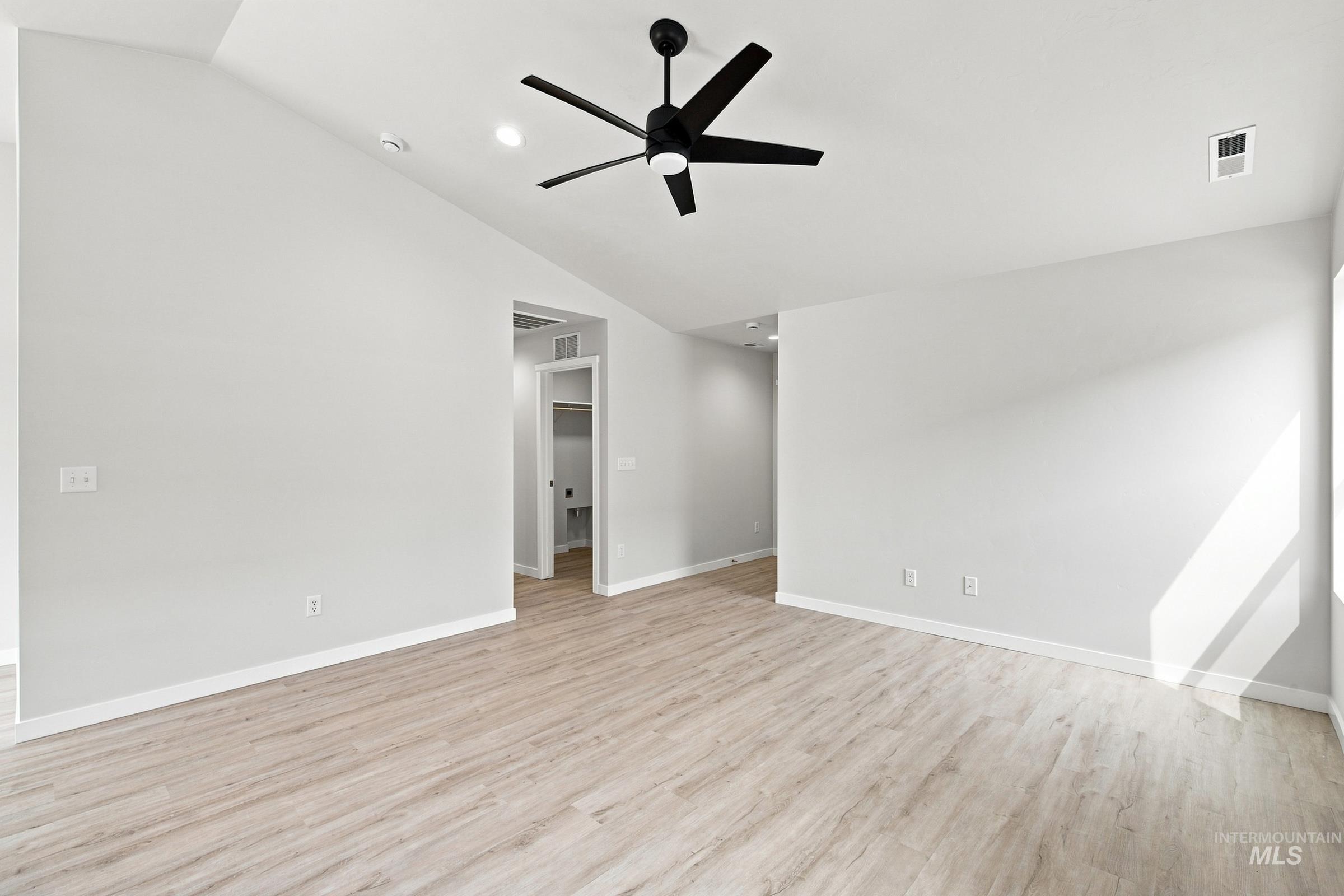 4218 Austin St Property Photo 7