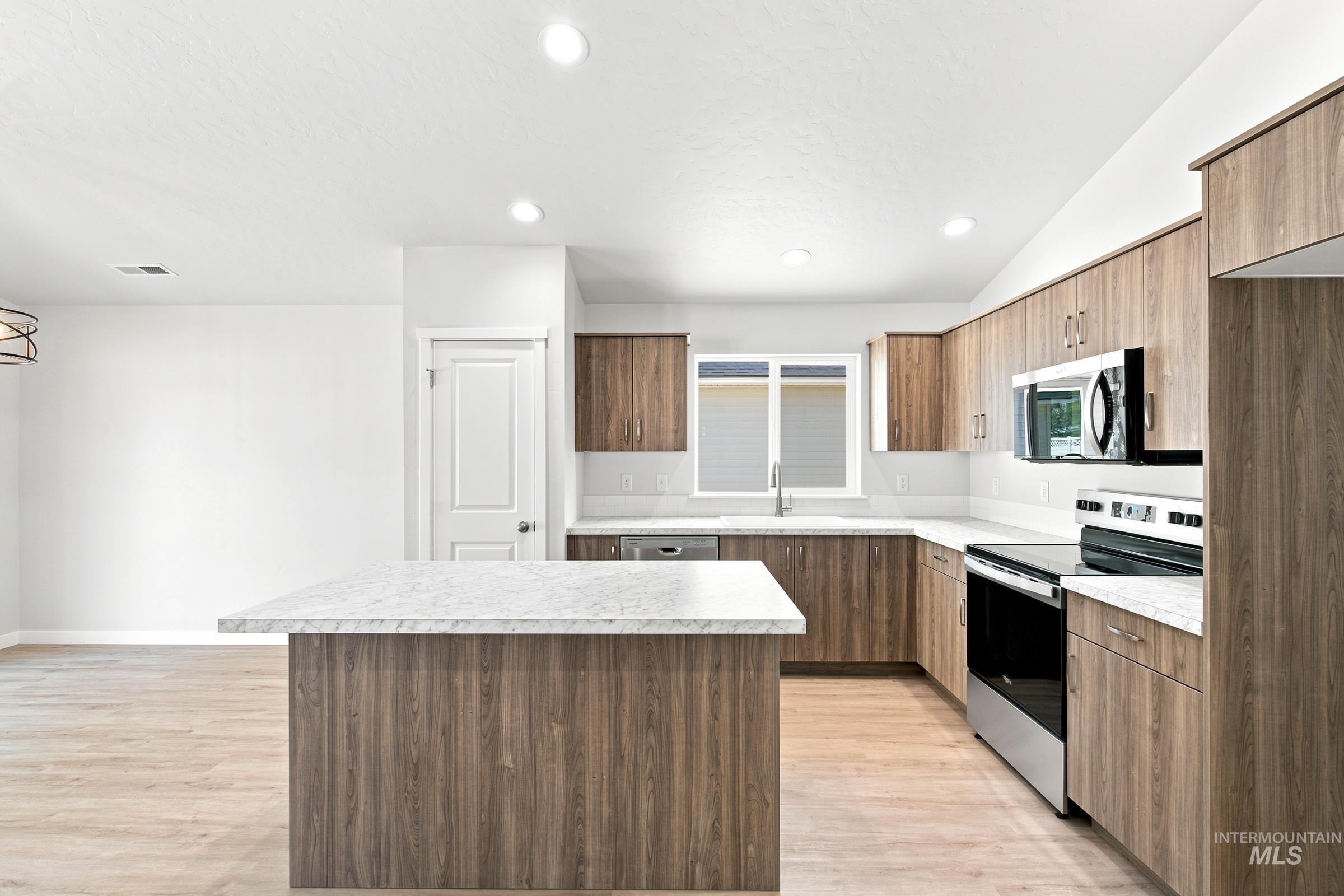 106 Golinda Ave Property Photo 3