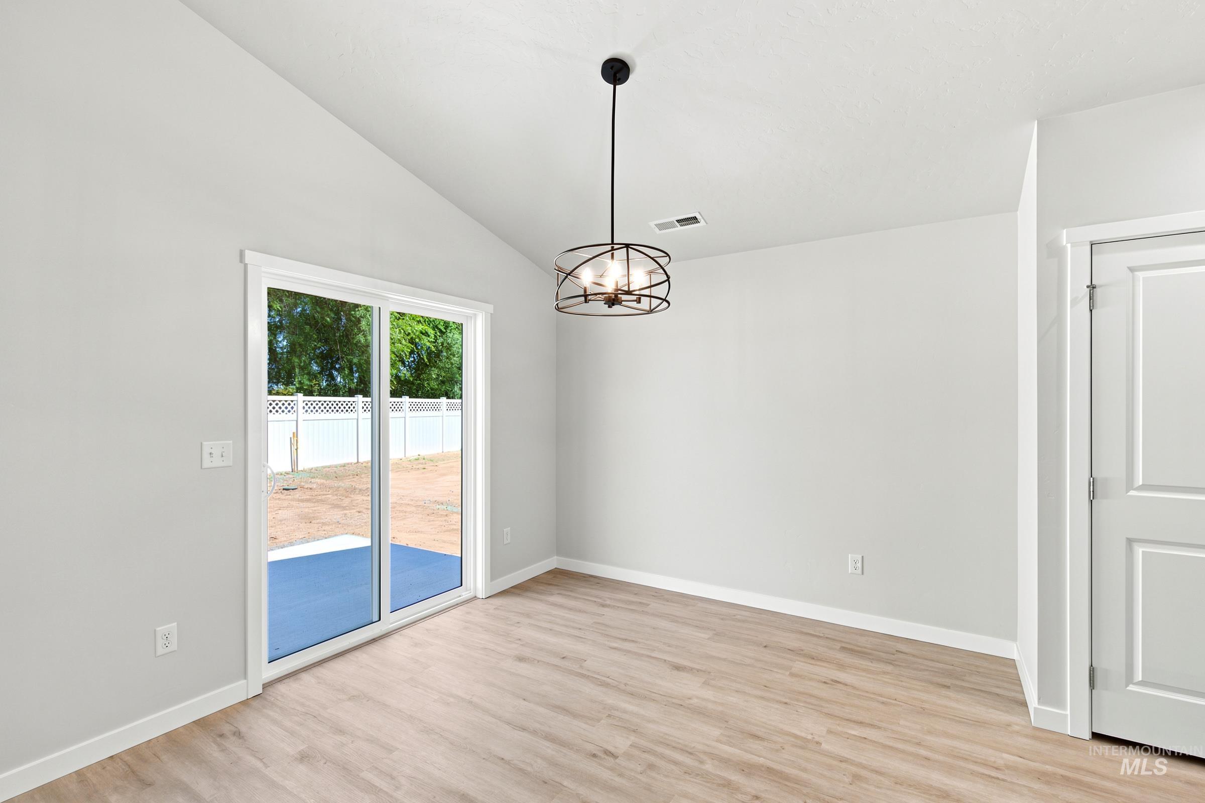 106 Golinda Ave Property Photo 7