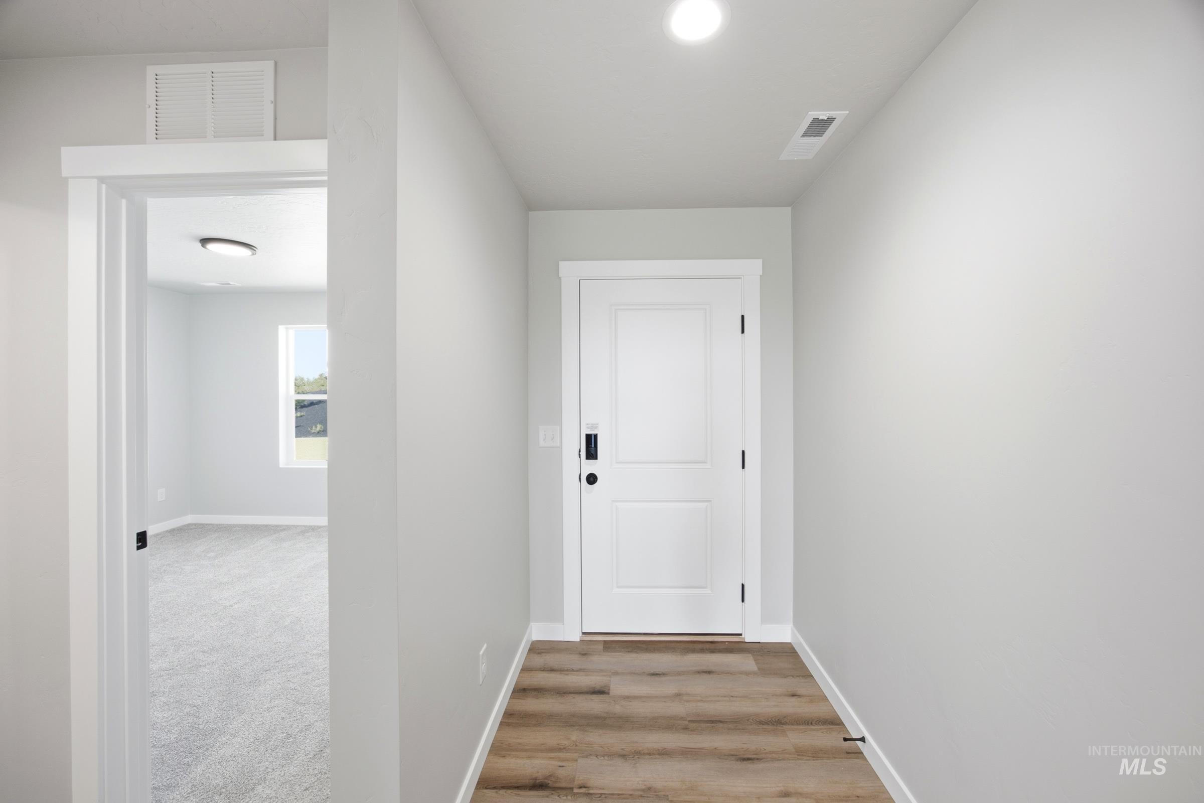 1093 W Jasper St Property Photo 2