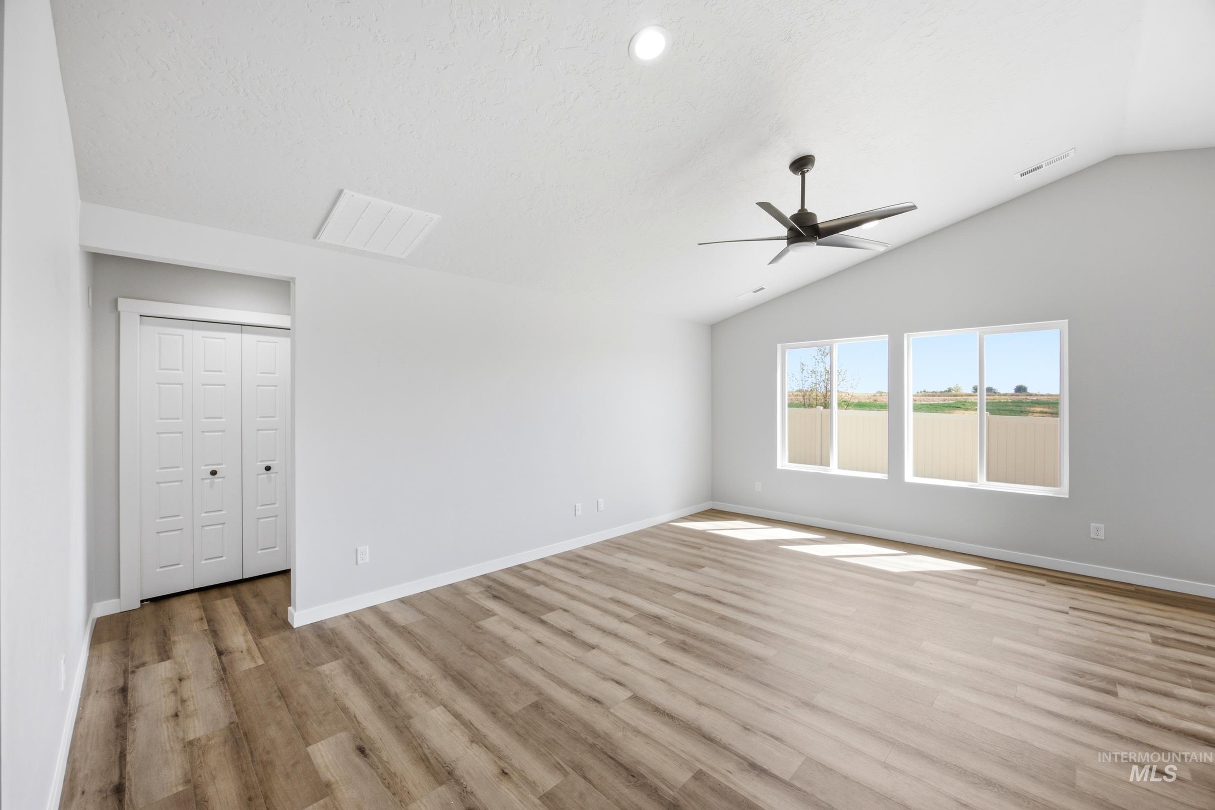 1093 W Jasper St Property Photo 7