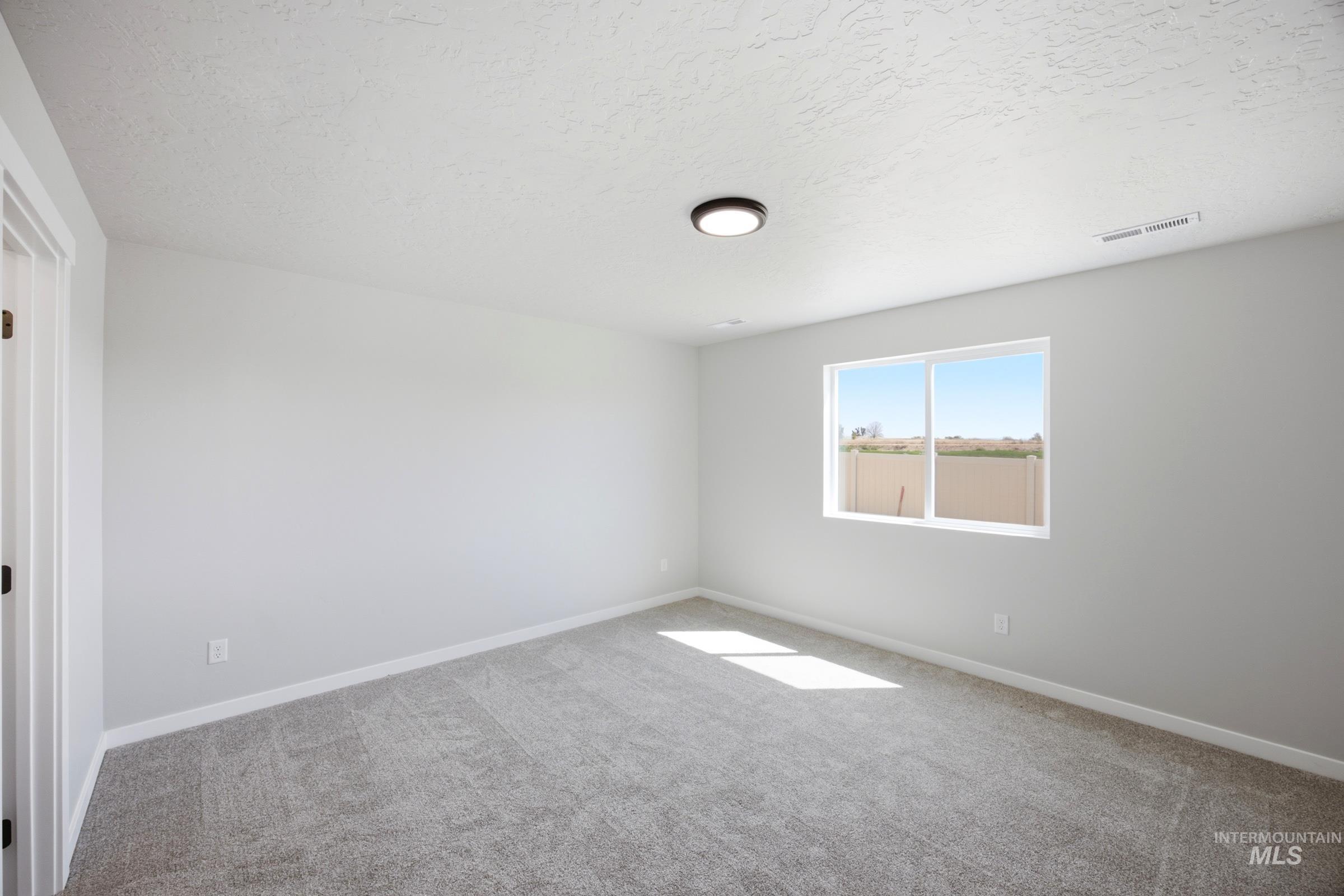1093 W Jasper St Property Photo 9