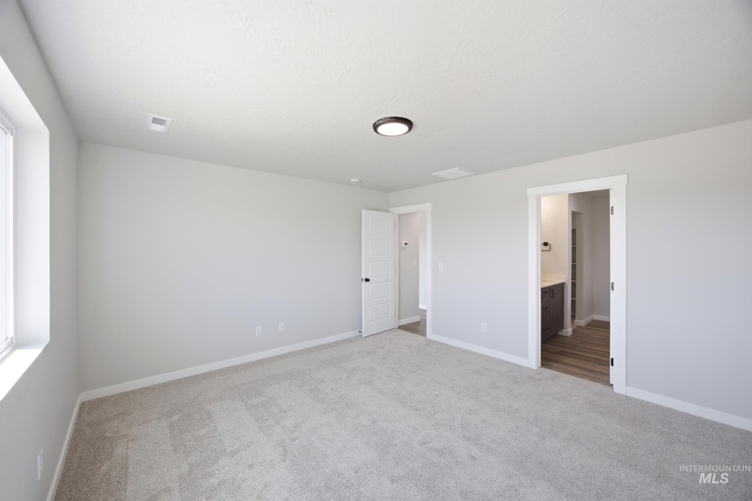 1093 W Jasper St Property Photo 10