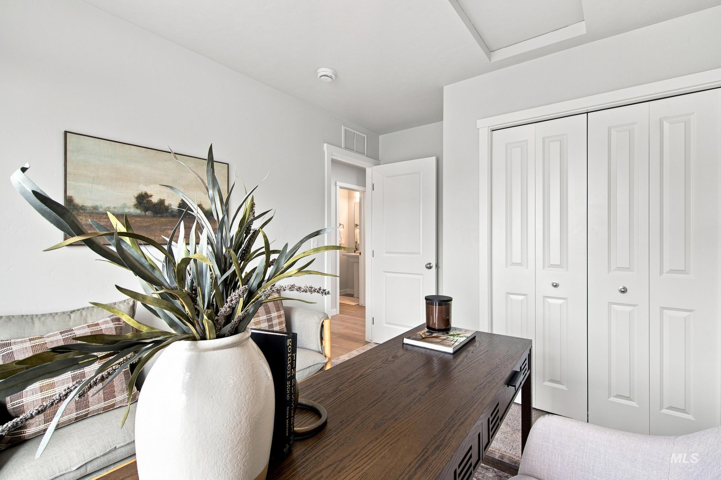 14044 Shiny Spruce St Property Photo 6