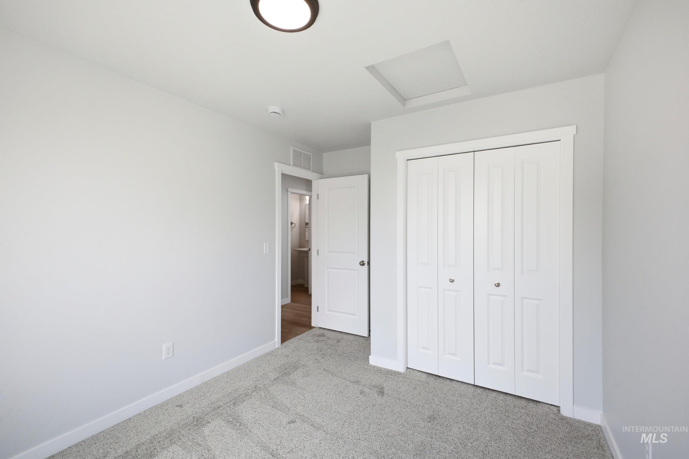 14044 Shiny Spruce St Property Photo 11