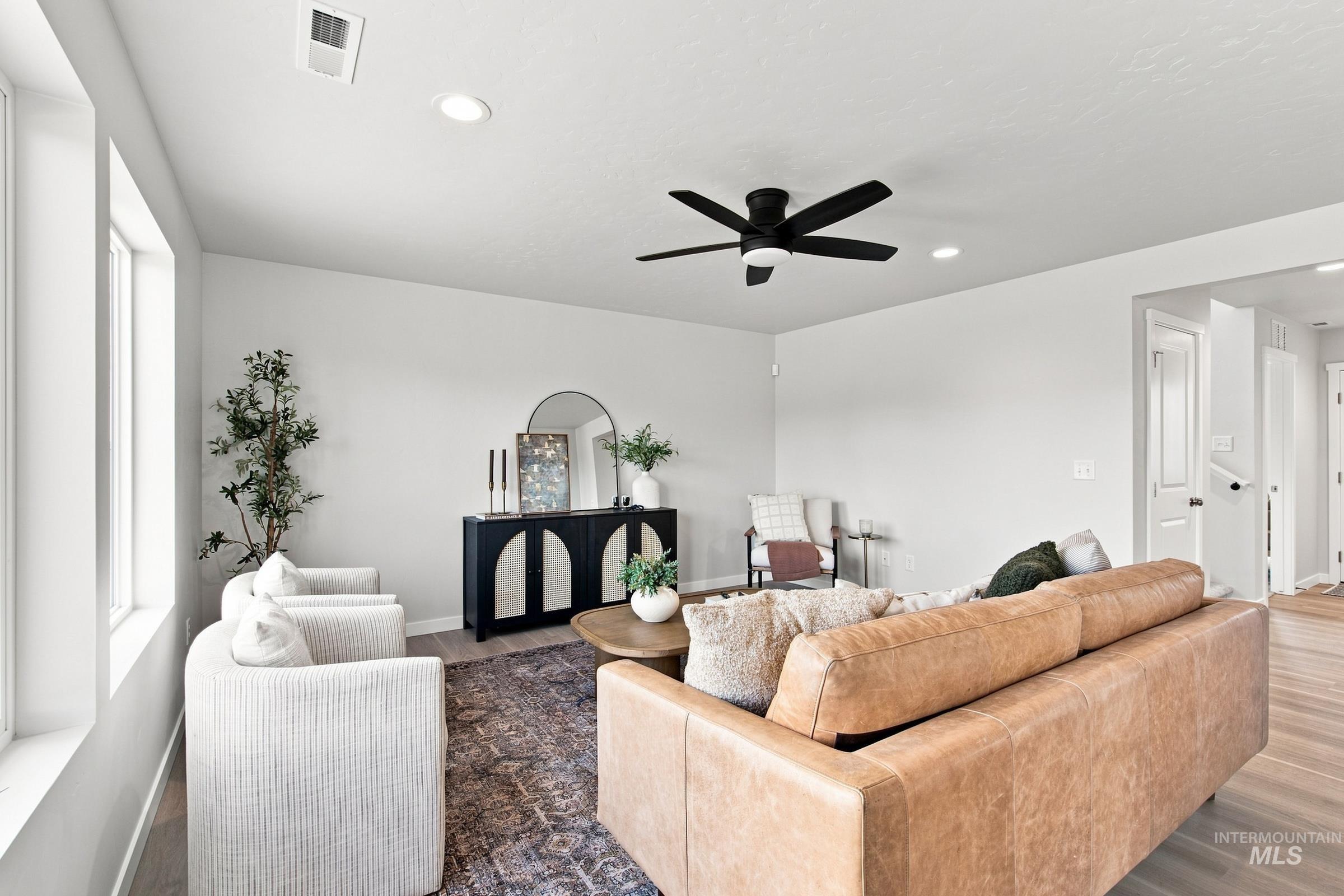 14044 Shiny Spruce St Property Photo 11