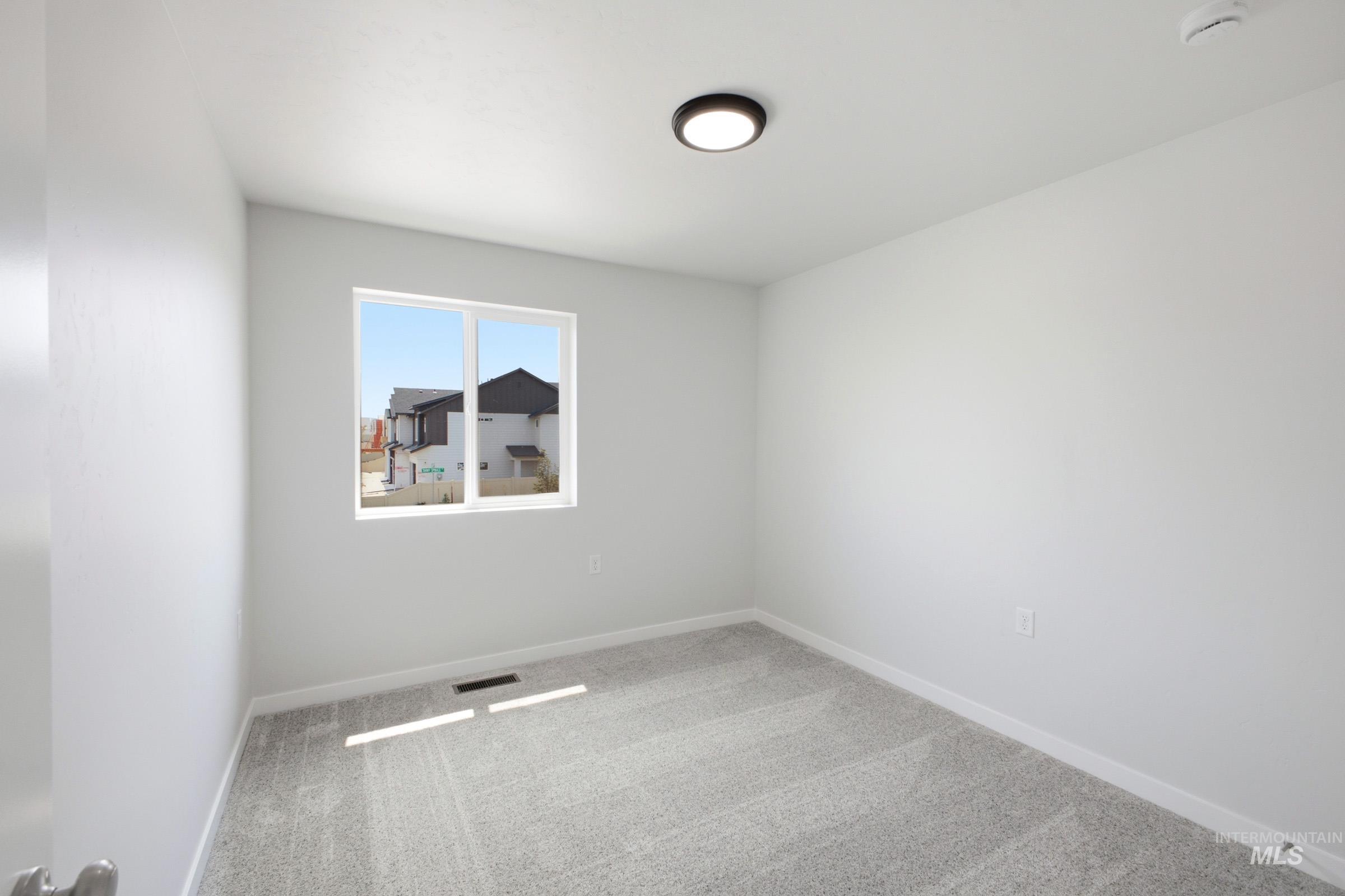 14044 Shiny Spruce St Property Photo 18