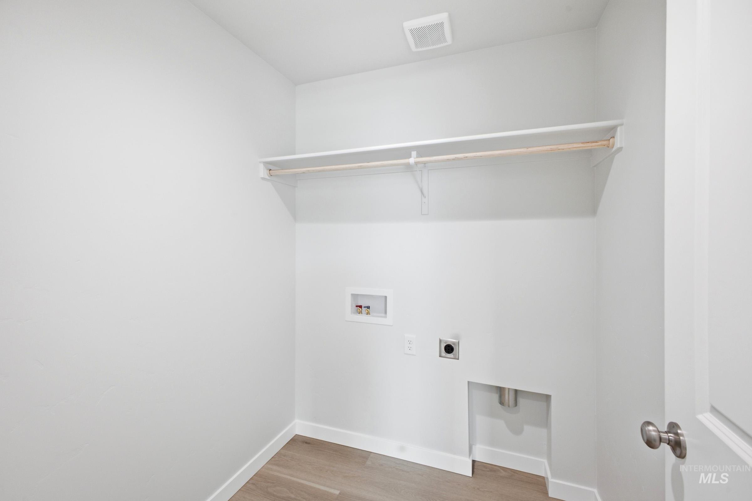 14044 Shiny Spruce St Property Photo 21