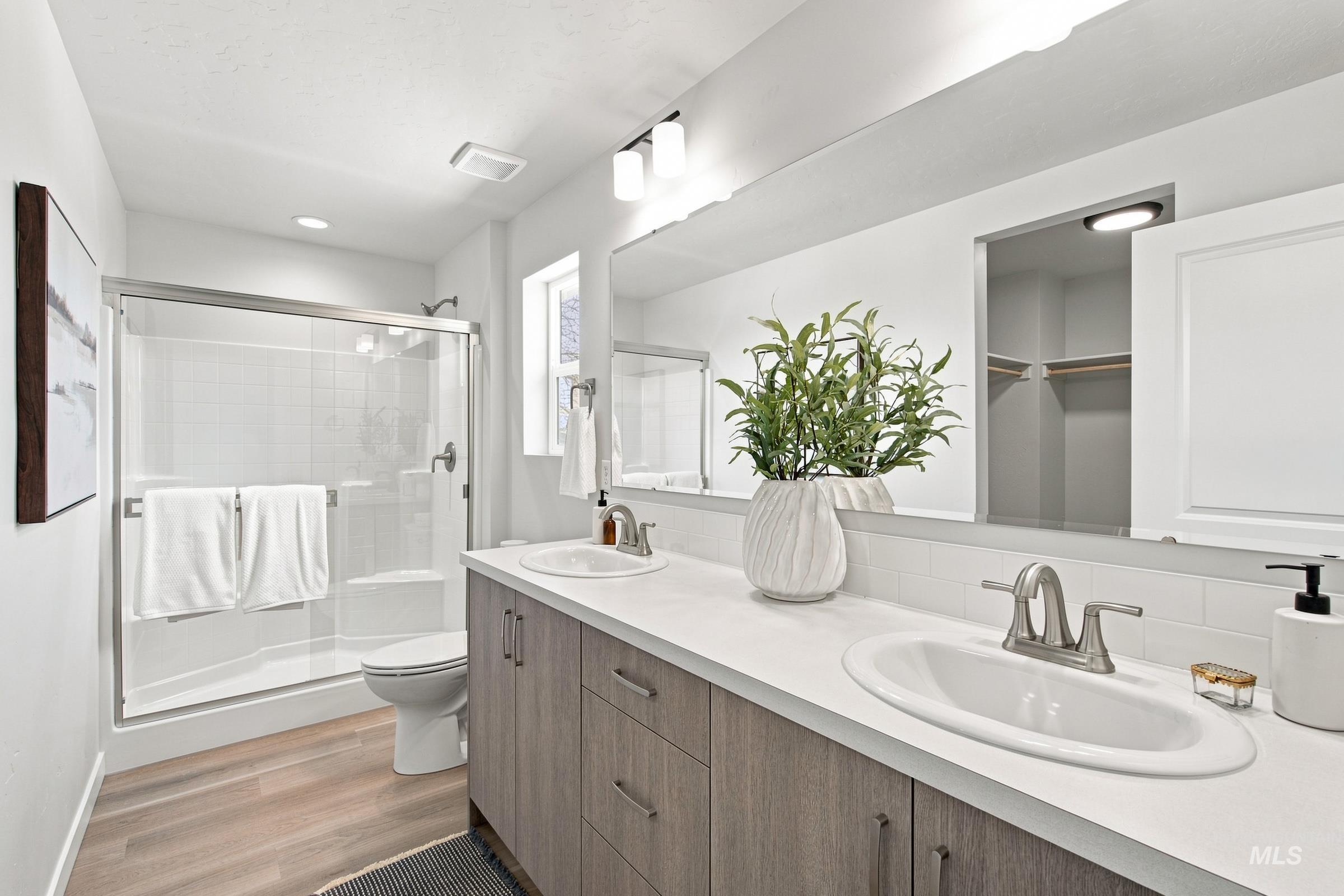 14044 Shiny Spruce St Property Photo 33