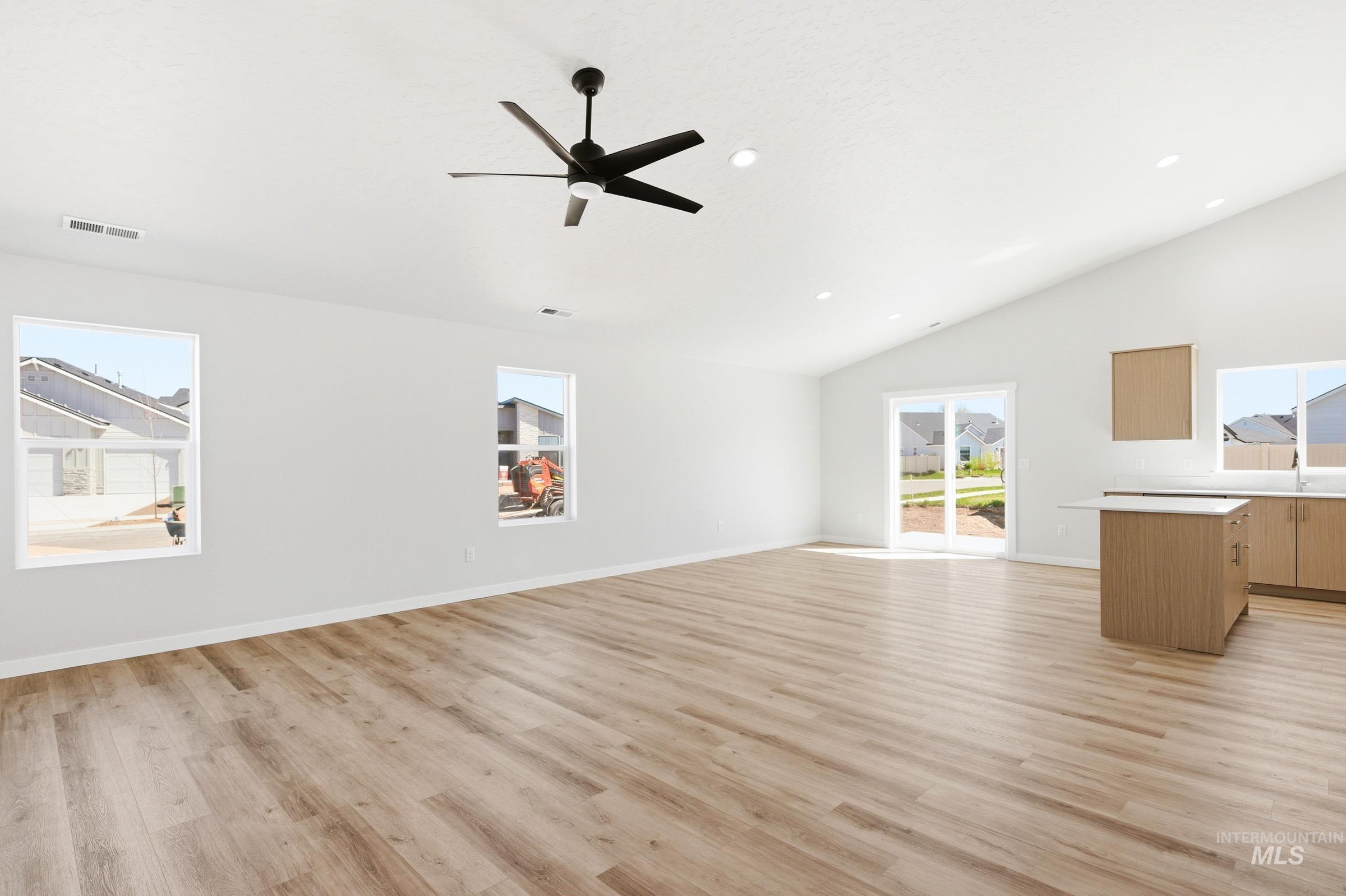 12817 Decatur St Property Photo 9