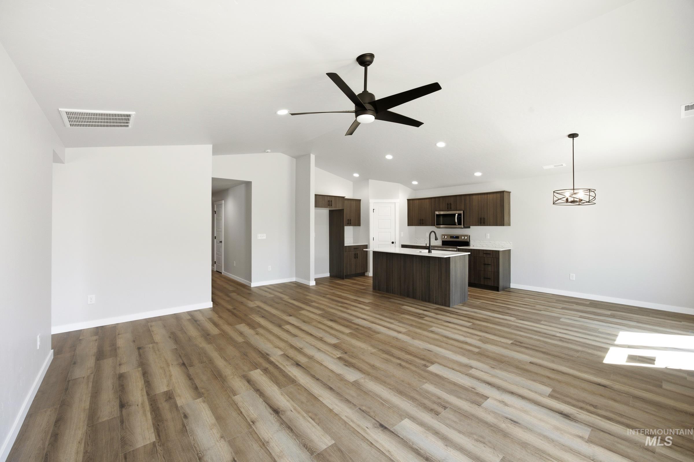 12805 Decatur St Property Photo 8