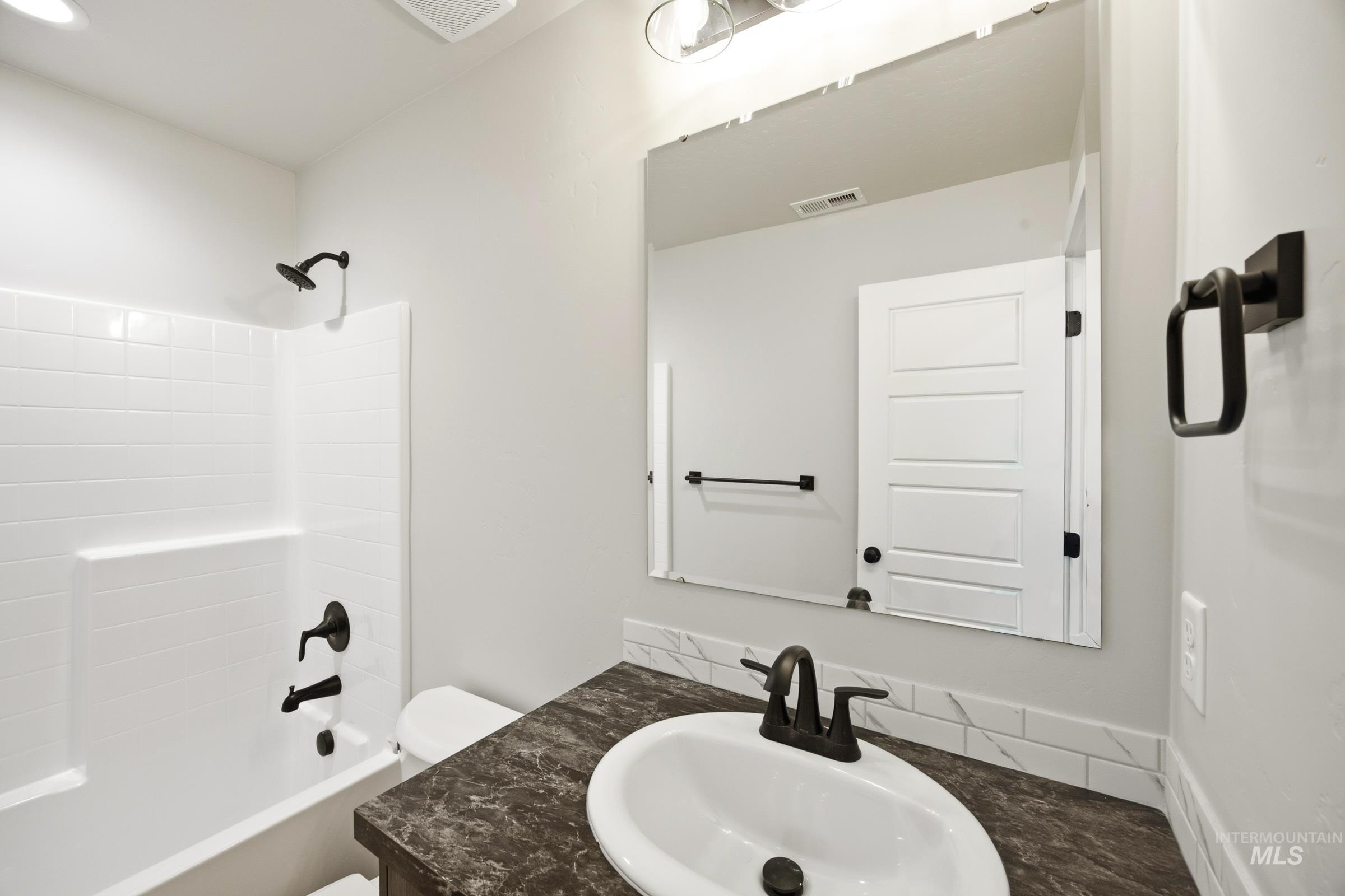 12805 Decatur St Property Photo 11