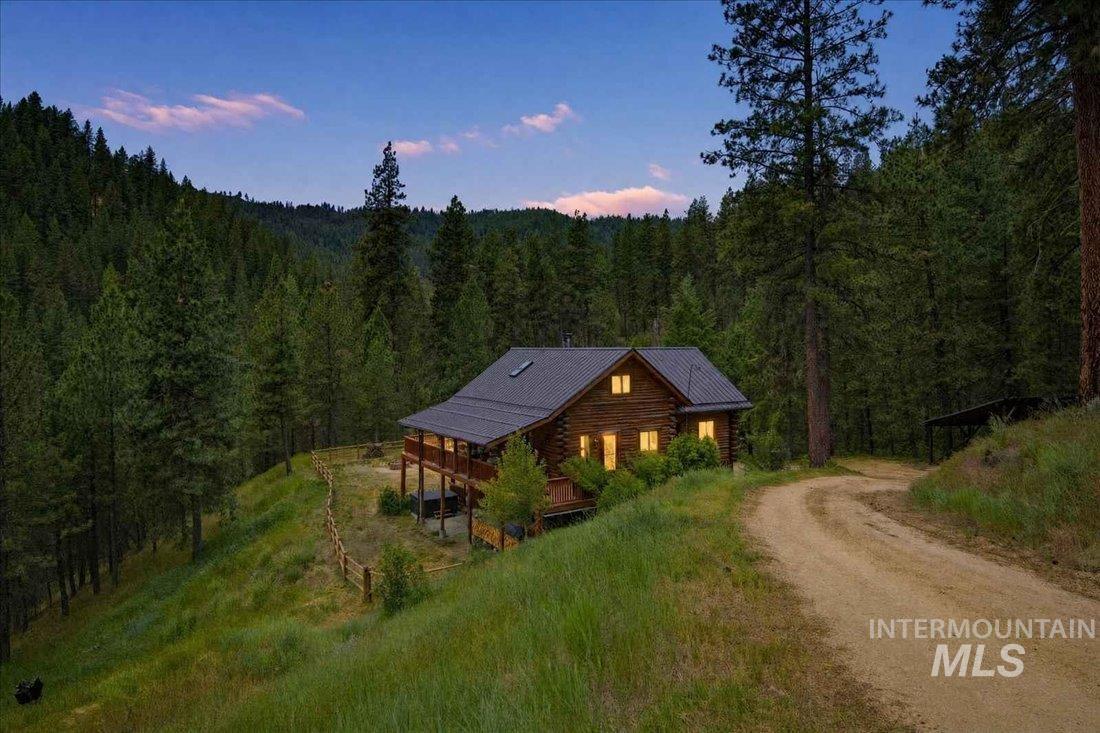 31 Meadow Ln Property Photo 1