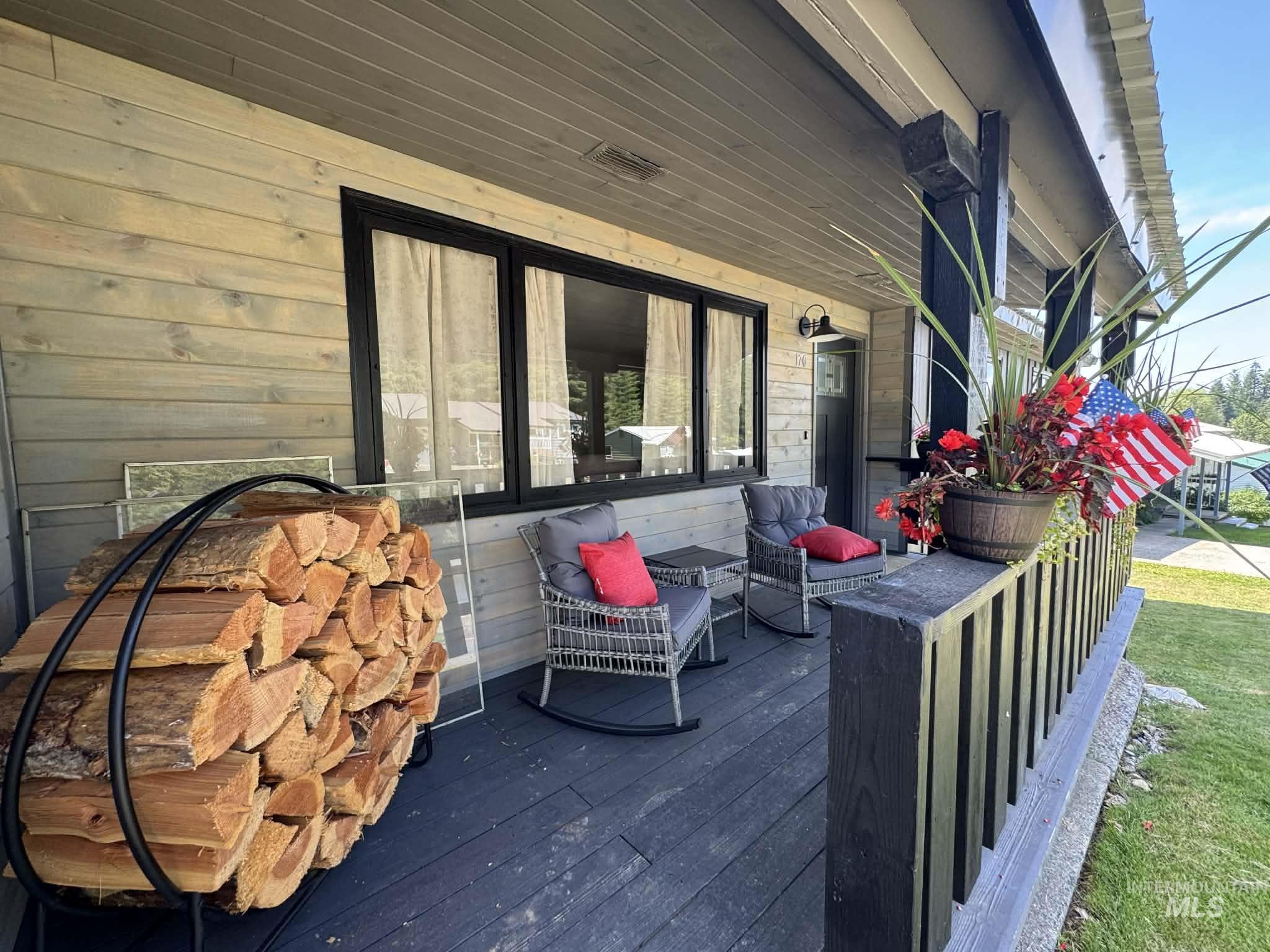 170 Timberline Dr Property Photo 2